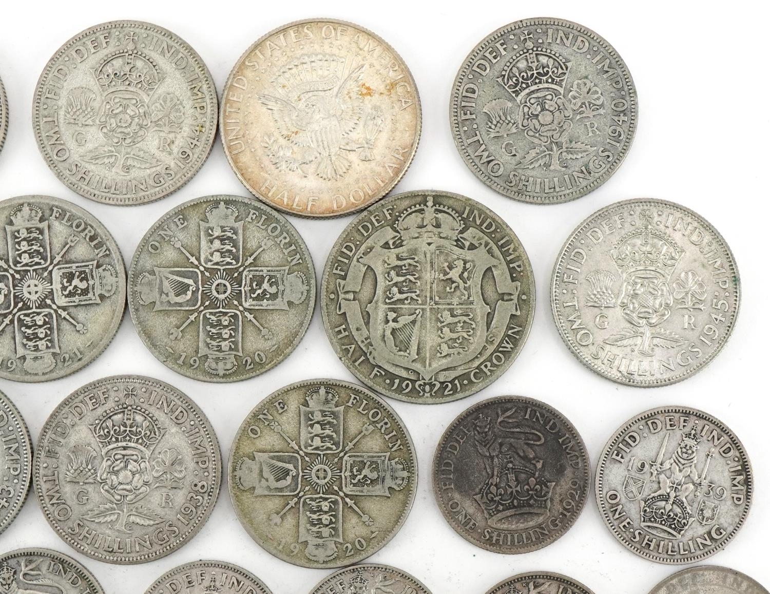 Assorted British coinage to include half crowns, florins and shillings - Image 4 of 10