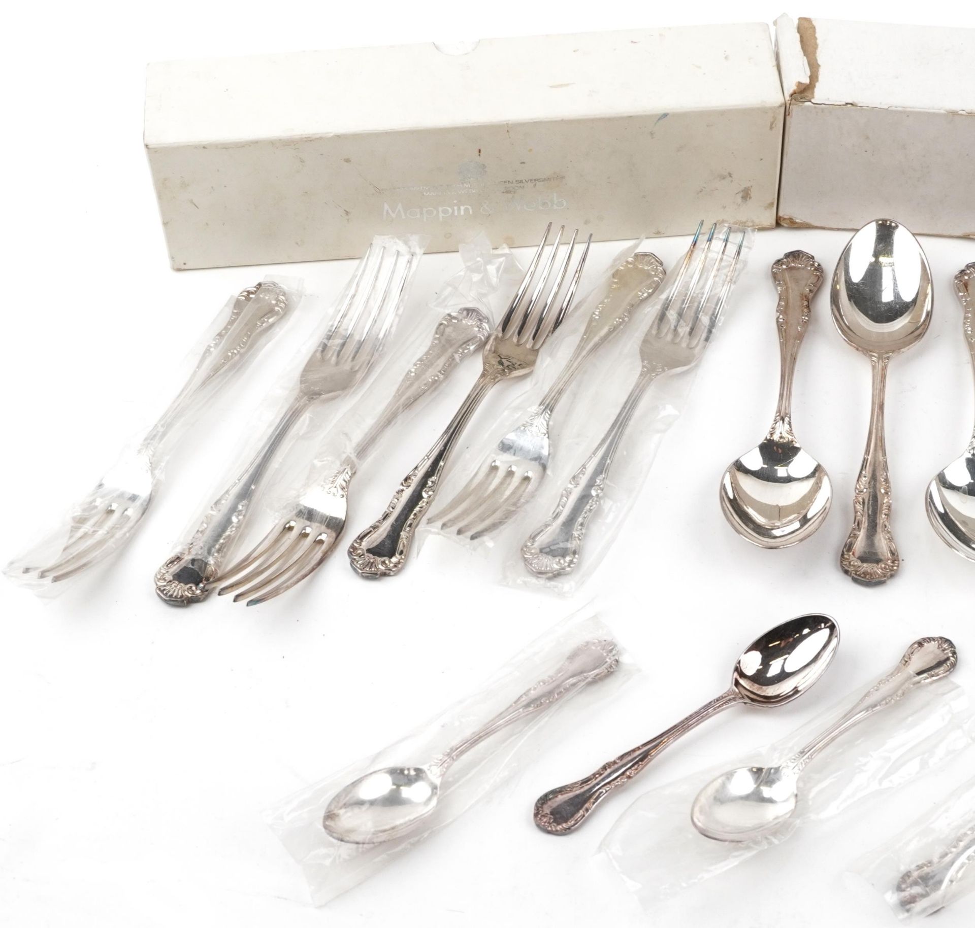 As new Mappin & Webb silver plated cutlery housed in three boxes including forks - Bild 2 aus 6