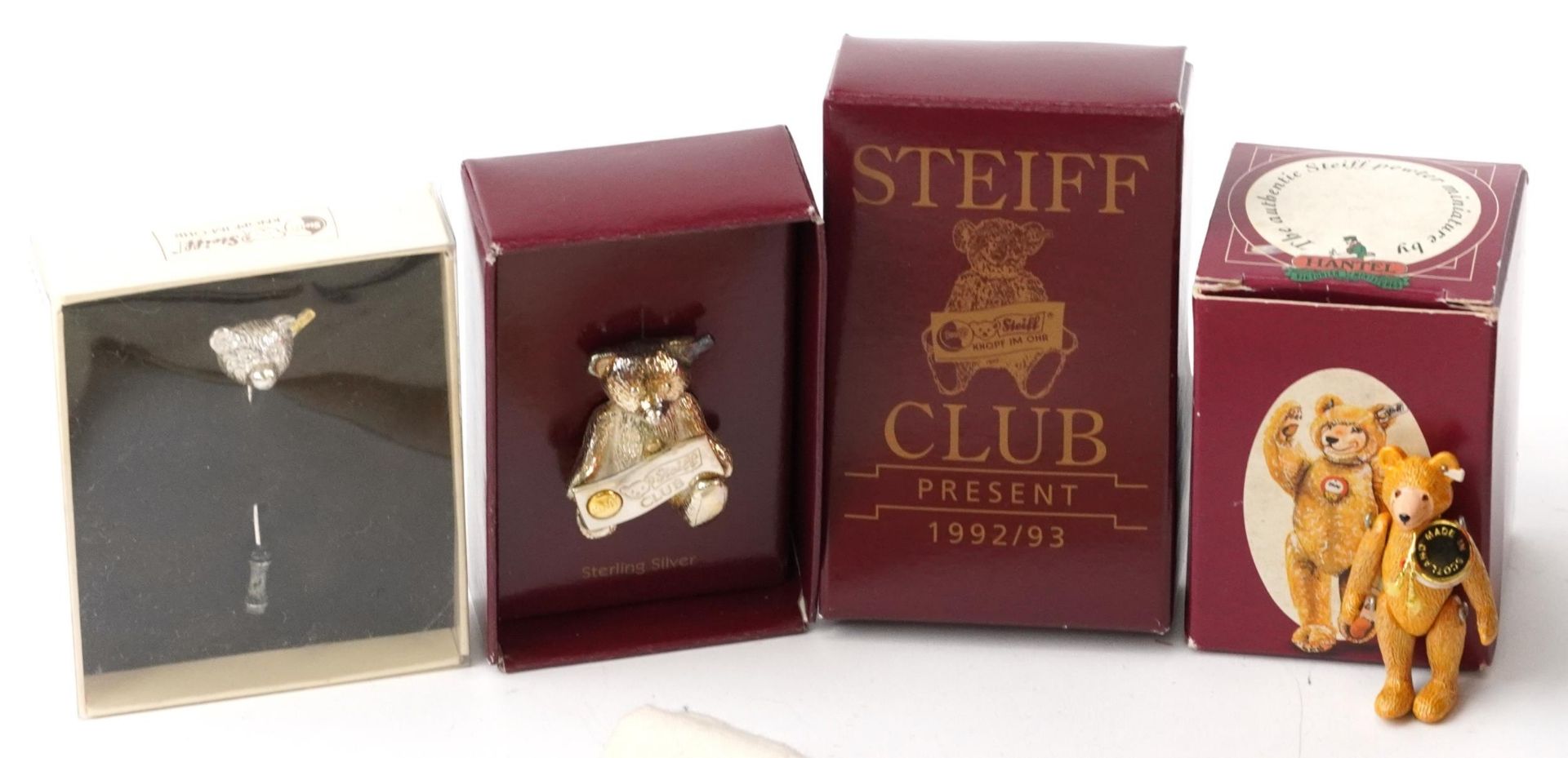 Steiff collectables including football and Steiff Club stickpin, 18.5cm in diameter - Image 2 of 4