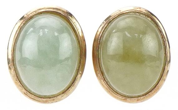 Pair of 9ct gold cabochon green jade stud earrings, each 10mm high, total 1.5g