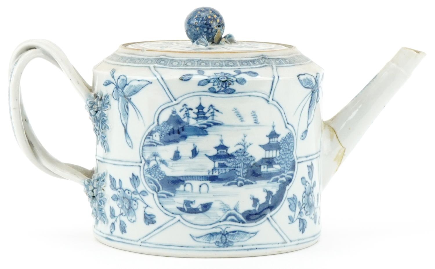 18th century Chinese porcelain teapot hand painted in the Willow pattern, 14cm high - Image 4 of 7