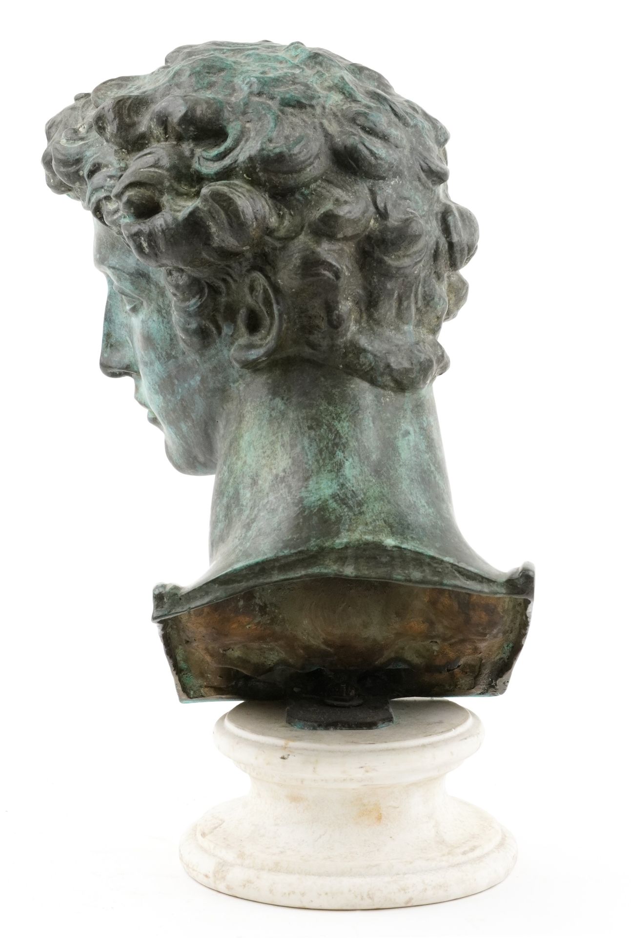 After the Antique, patinated bronze head of David of Michelangelo raised on a circular white - Bild 4 aus 7