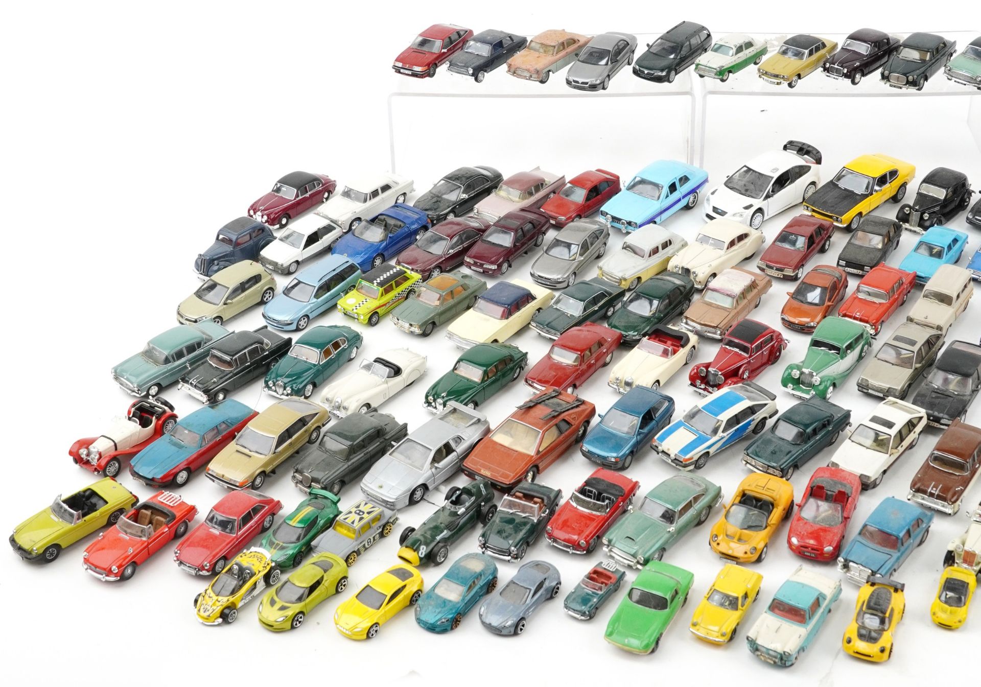 Large collection of vintage and later collector's vehicles, predominantly diecast, including - Bild 2 aus 3