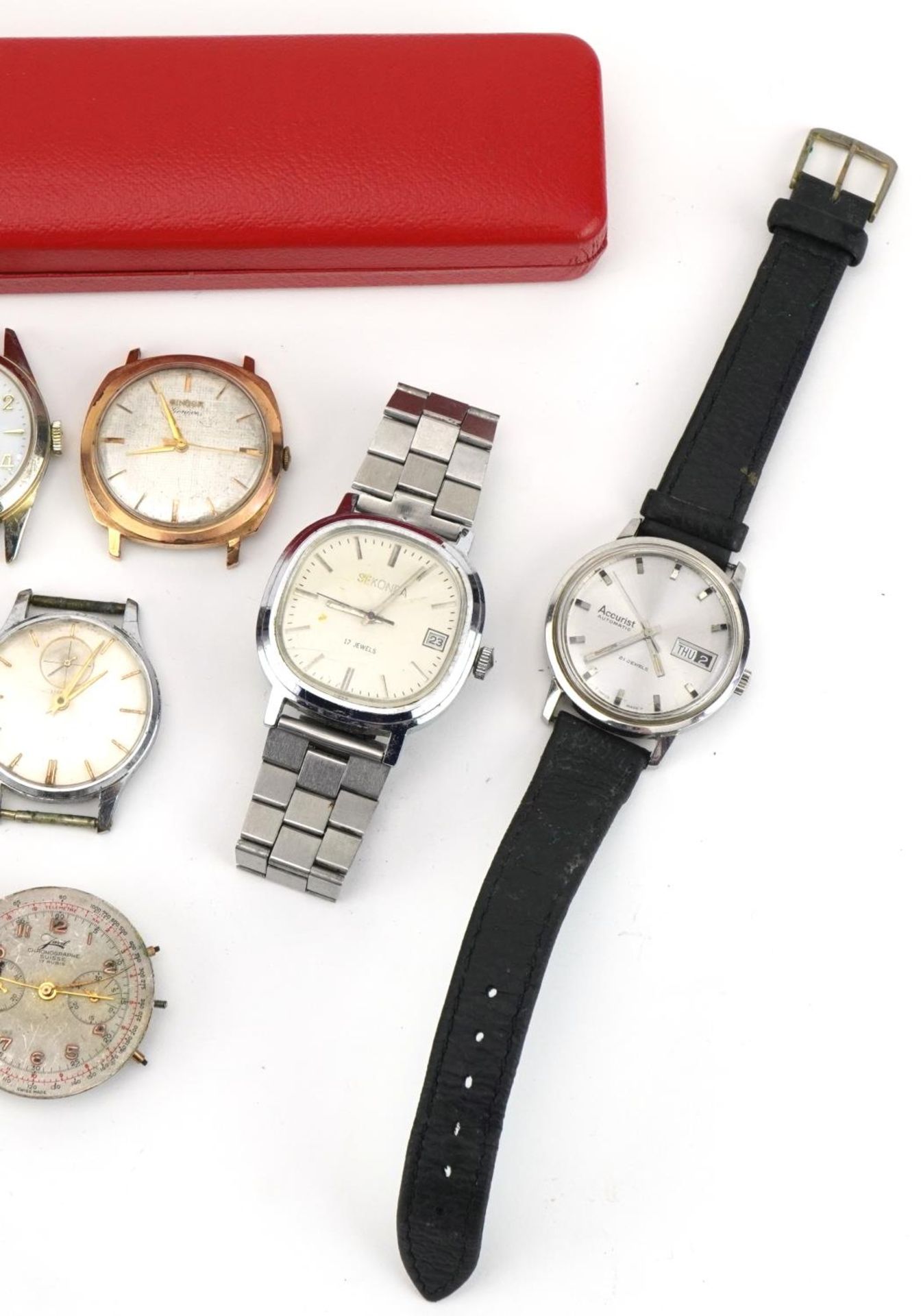 Eleven vintage gentlemen's wristwatches including Waltham, Singer, Avia, Accurist and Saga Electric, - Bild 3 aus 3