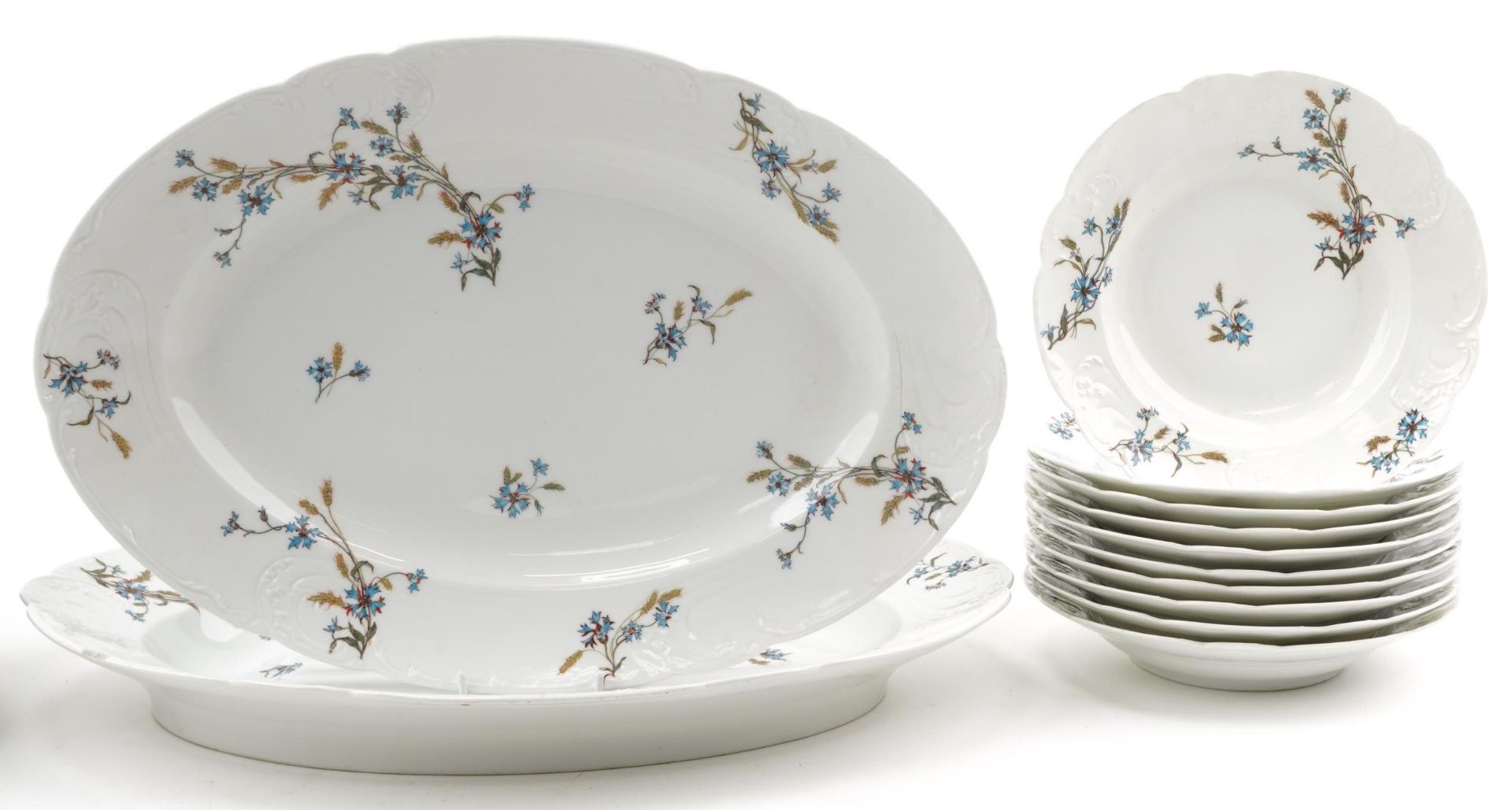 Limoges, French dinnerware including soup bowls and two oval meat platters, each decorated with - Bild 3 aus 4