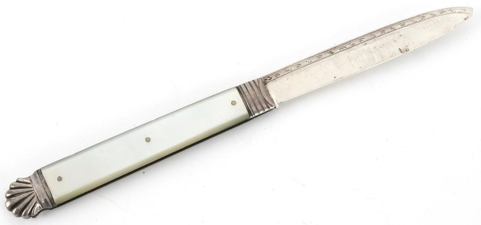 Georgian mother of pearl flanked silver folding fruit knife housed in a fitted case, incomplete - Image 4 of 4