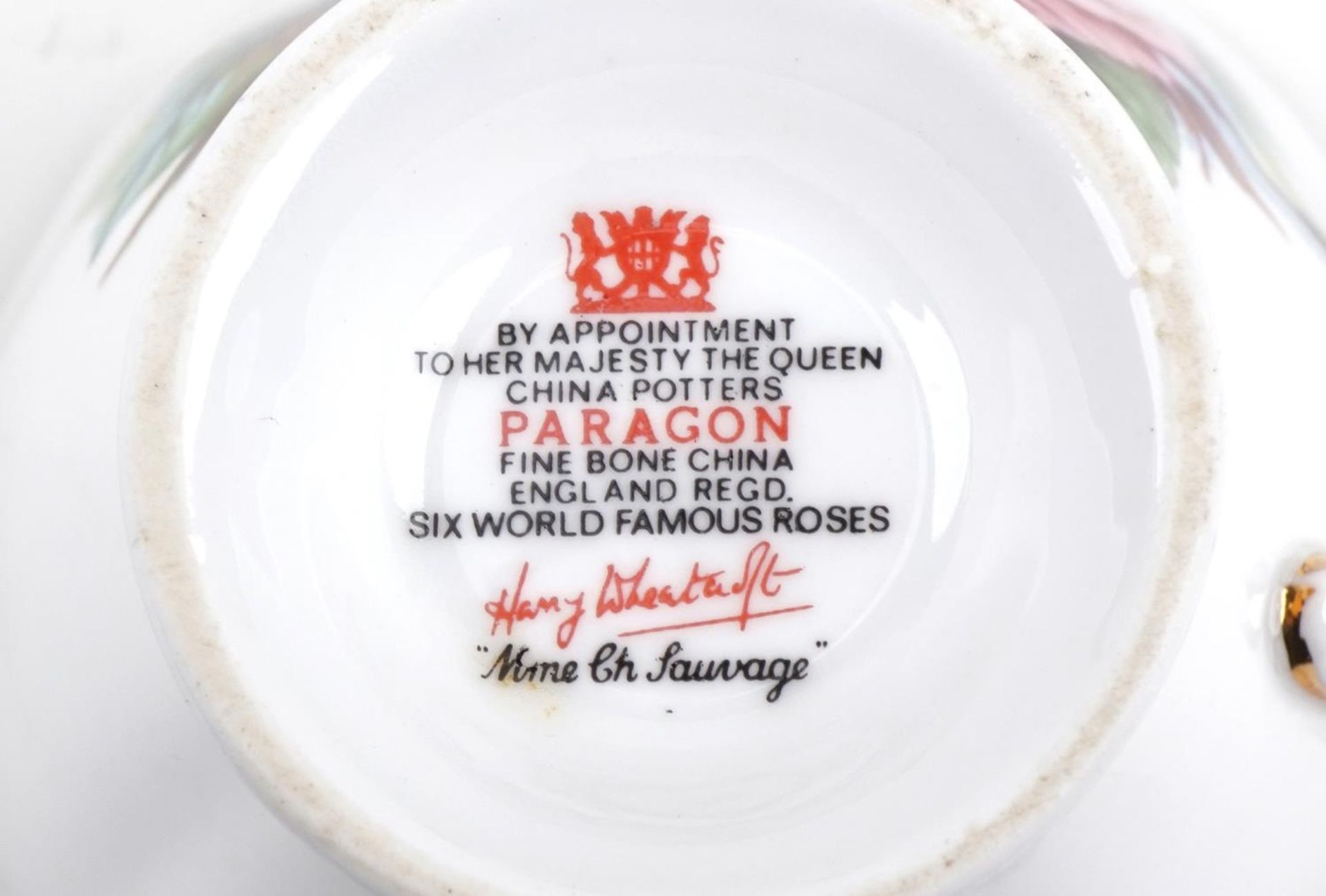 Paragon six place tea service comprising six cups with saucers, milk jug and sugar bowl decorated - Bild 5 aus 5