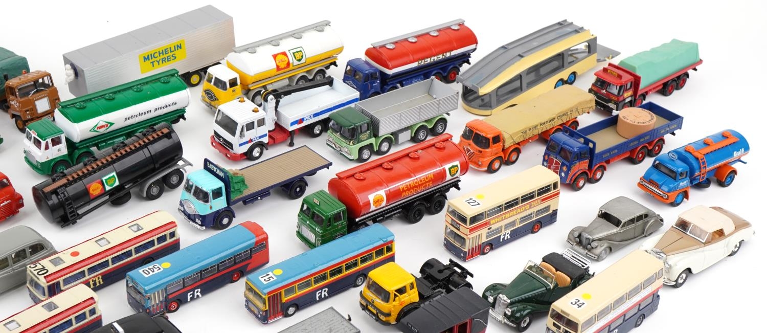 Collection of vintage and later diecast vehicles, predominantly Corgi Tankers - Bild 3 aus 5