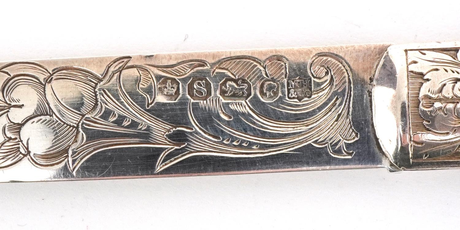 Martin, Hall & Co, Victorian mother of pearl flanked silver folding fruit knife having floral - Image 3 of 6