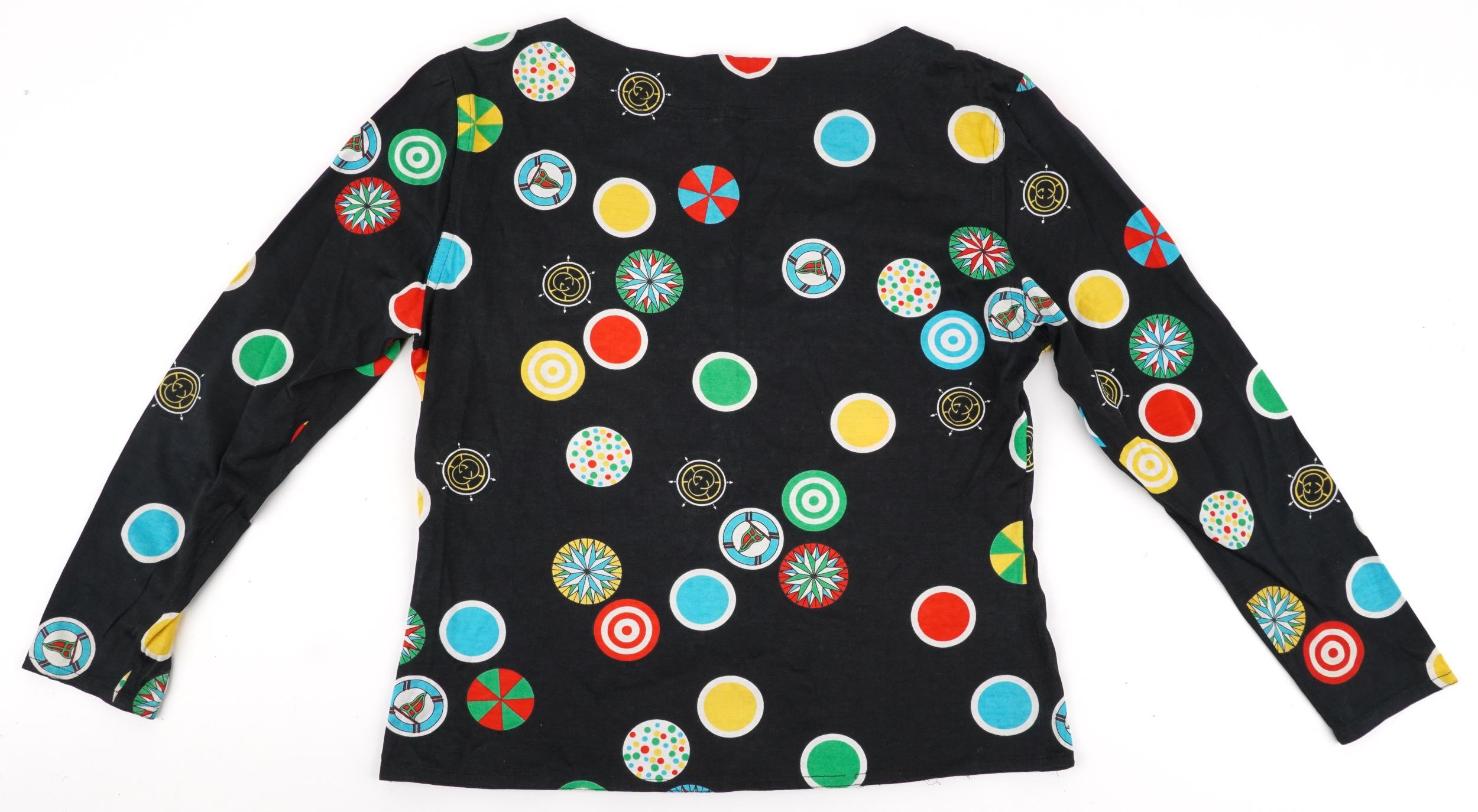 Vintage ladies Gucci blouse decorated with stylised colourful roundels, size Medium - Image 2 of 3