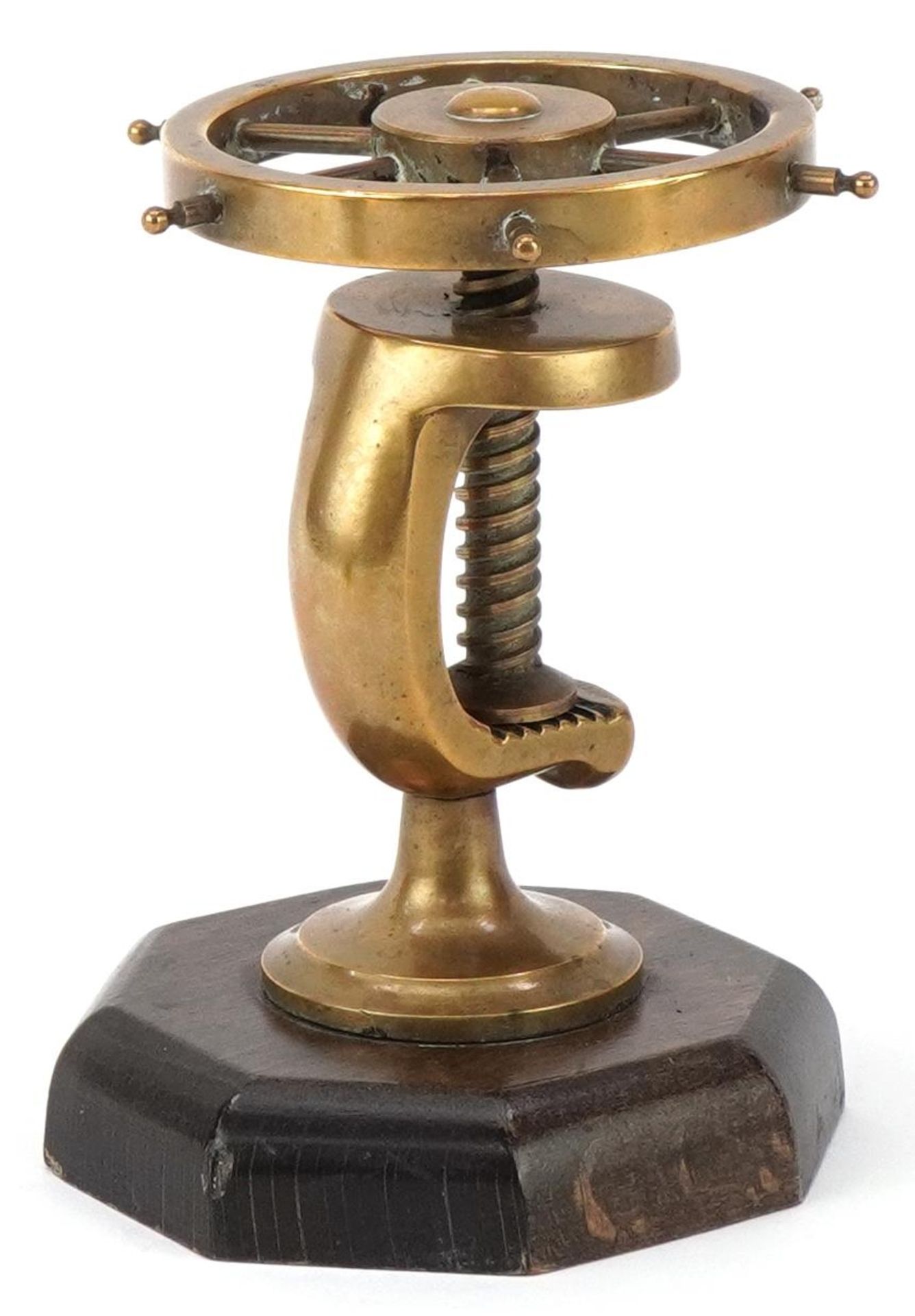 Vintage wooden and brass nutcracker in the form of a ship's wheel, 12cm high - Image 4 of 5