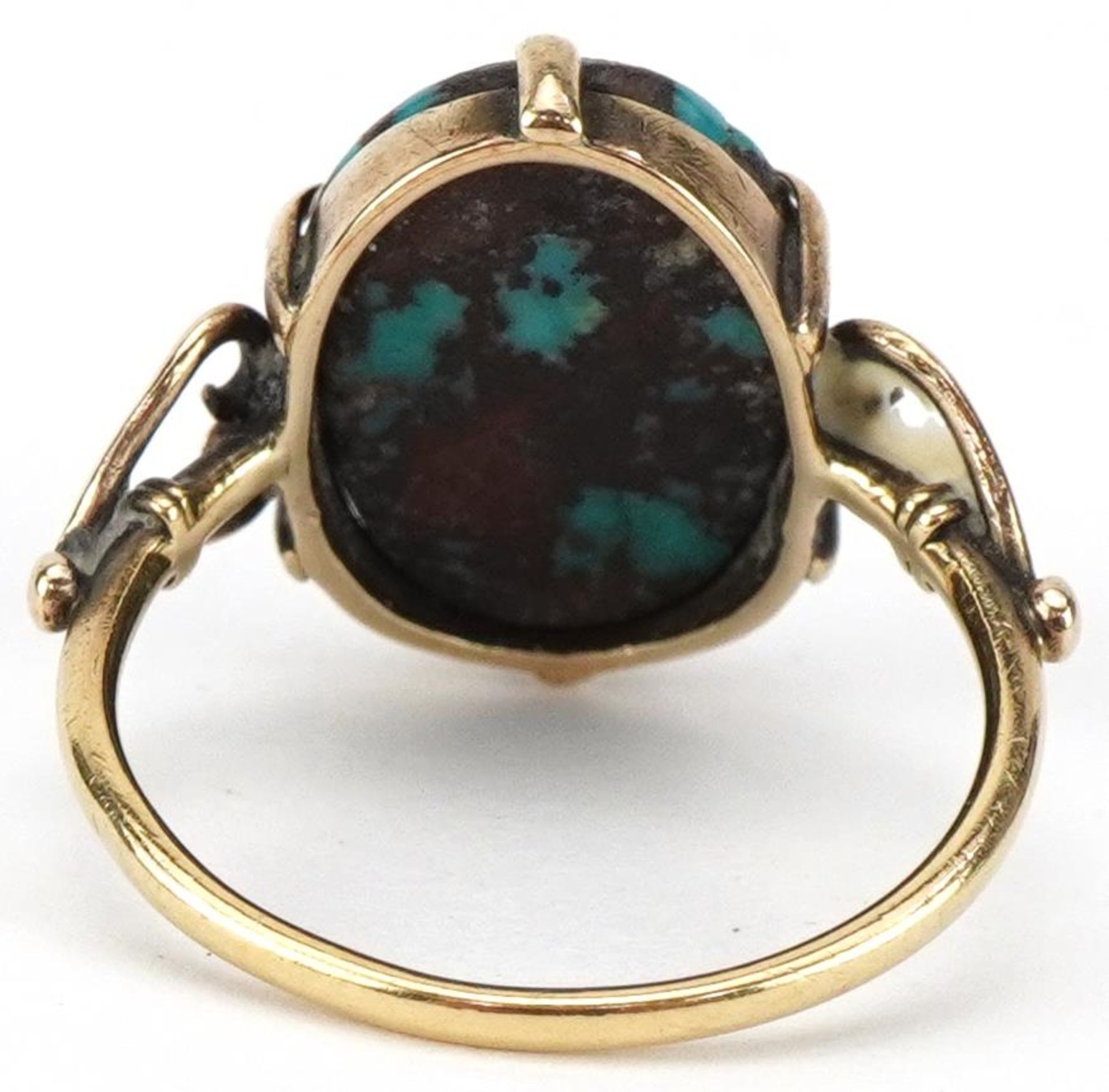 Antique unmarked gold cabochon matrix turquoise ring with love heart shoulders, tests as 15ct - Image 2 of 3