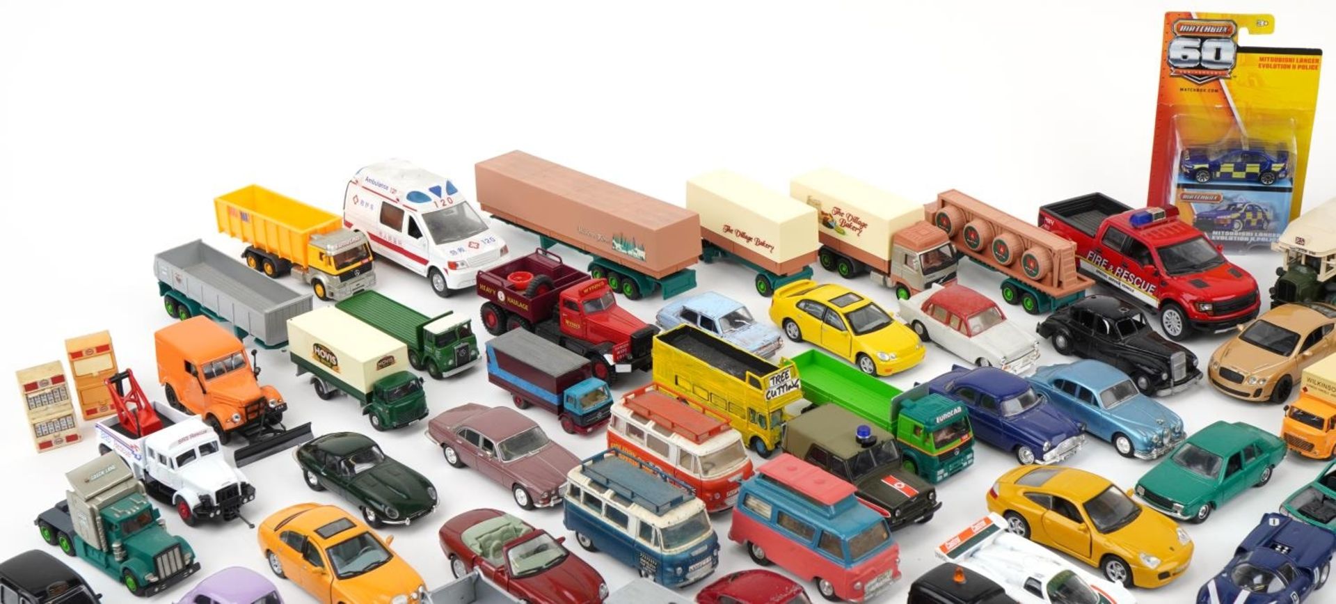 Large collection of vintage and later collector's vehicles, predominantly diecast, including - Bild 2 aus 5