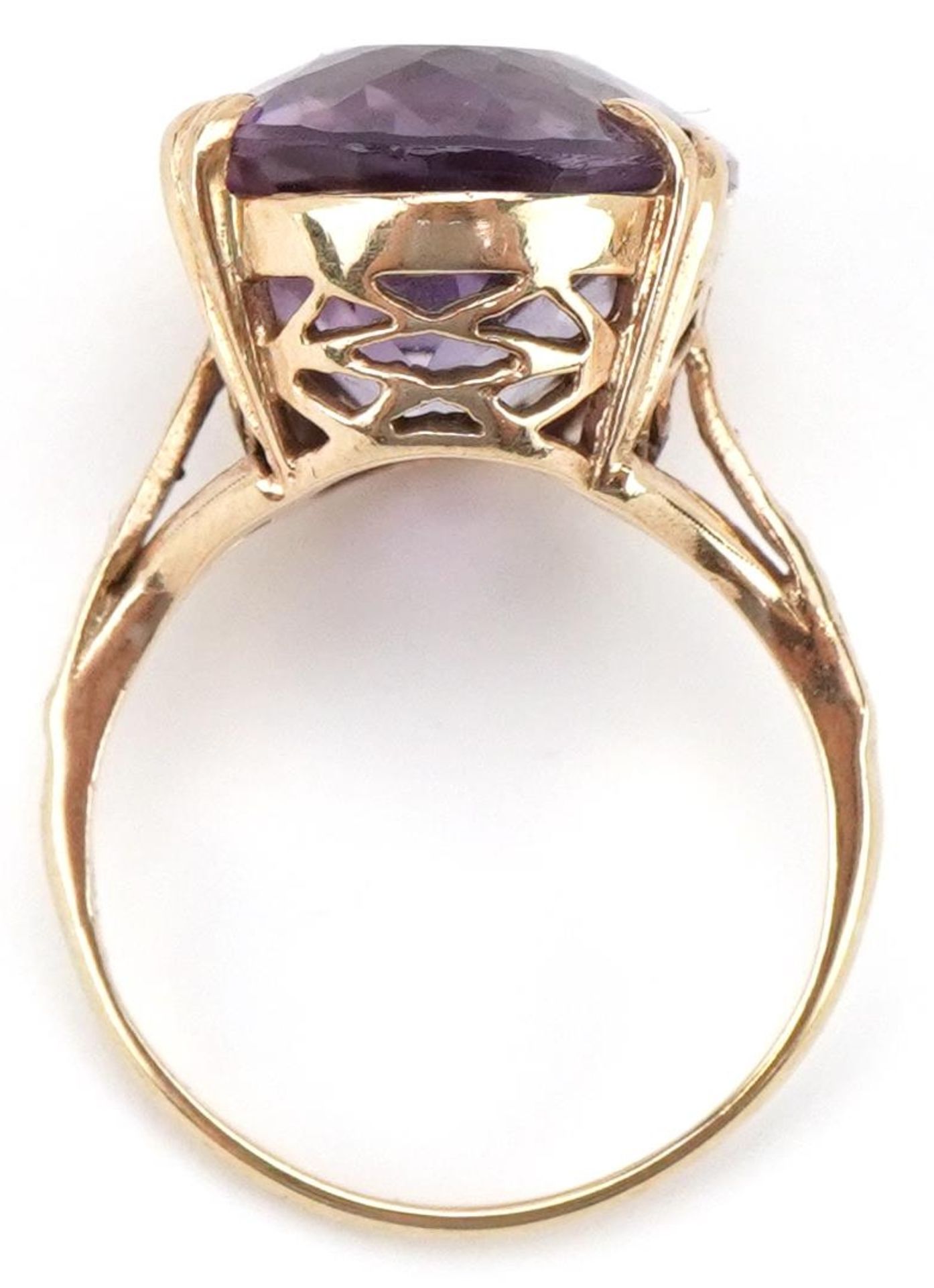 Large 9ct gold amethyst solitaire ring, the amethyst approximately 18.0mm x 13.10mm x 9.30mm deep, - Image 3 of 5