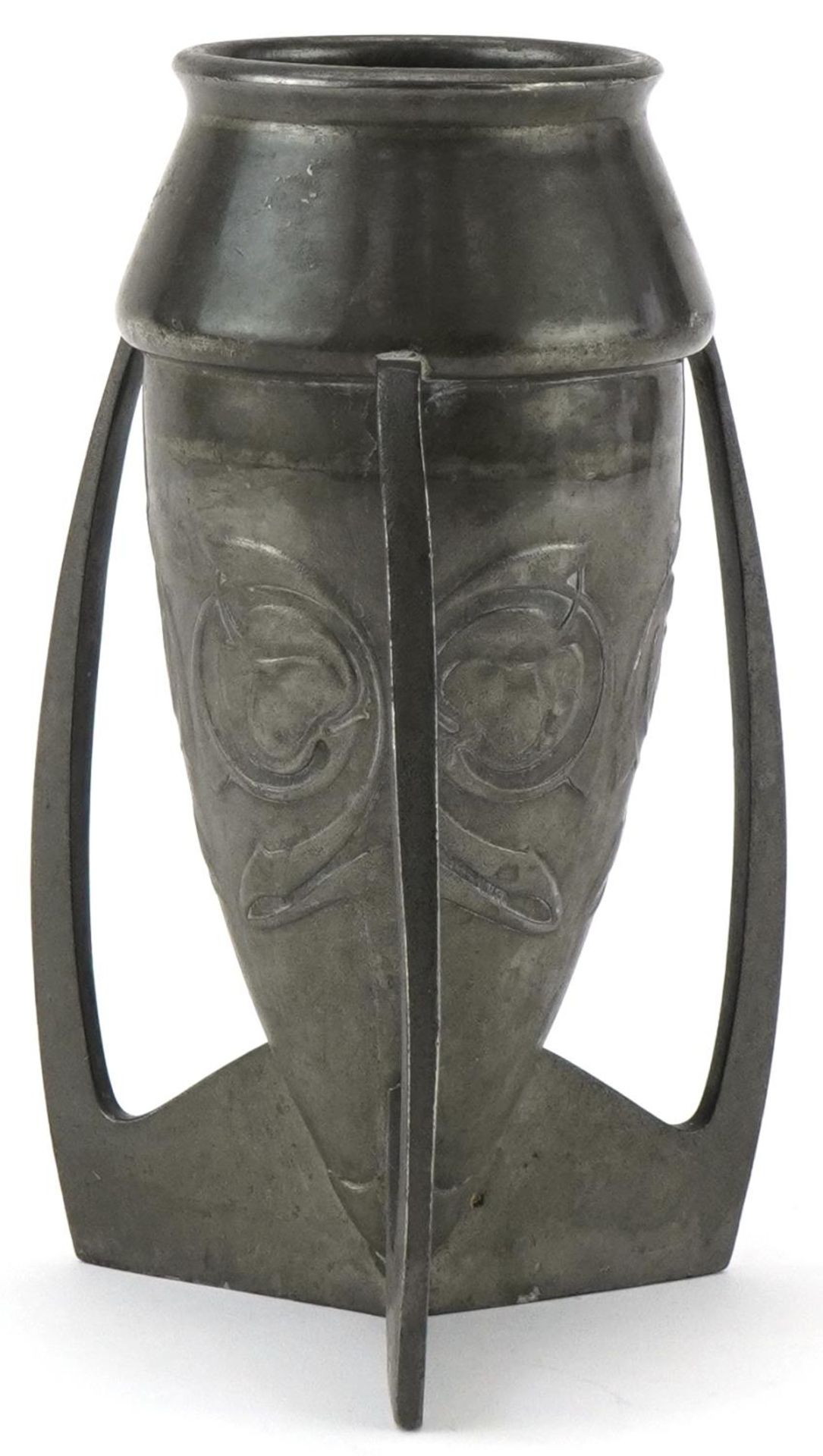 Archibald Knox Liberty design pewter vase decorated with flowers, impressed number O226, English - Bild 2 aus 5