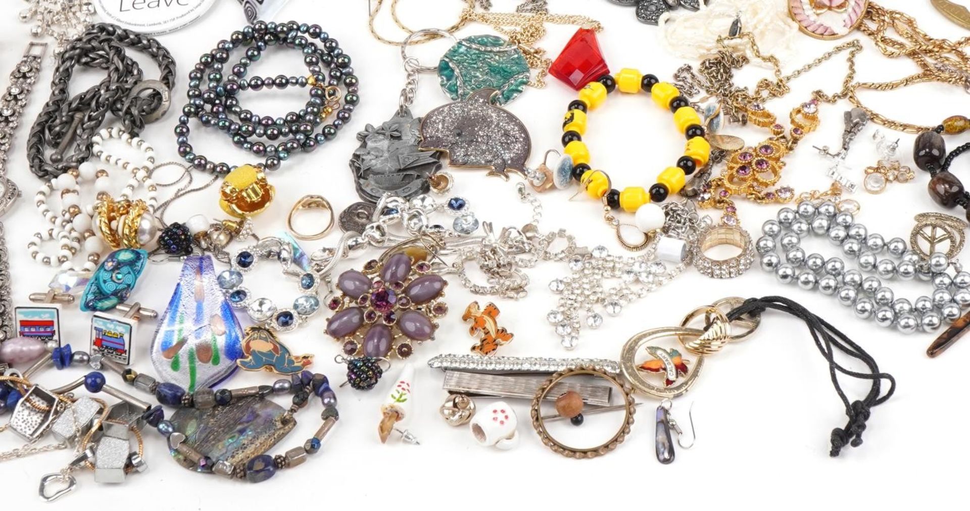 Large collection of vintage and later jewellery, wristwatches and objects including semi precious - Bild 5 aus 5