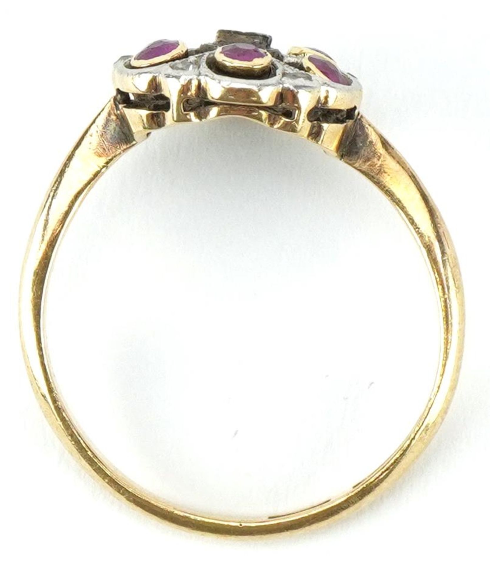 Art Deco 18ct gold ruby and diamond cluster ring, size O, 2.8g - Image 3 of 4