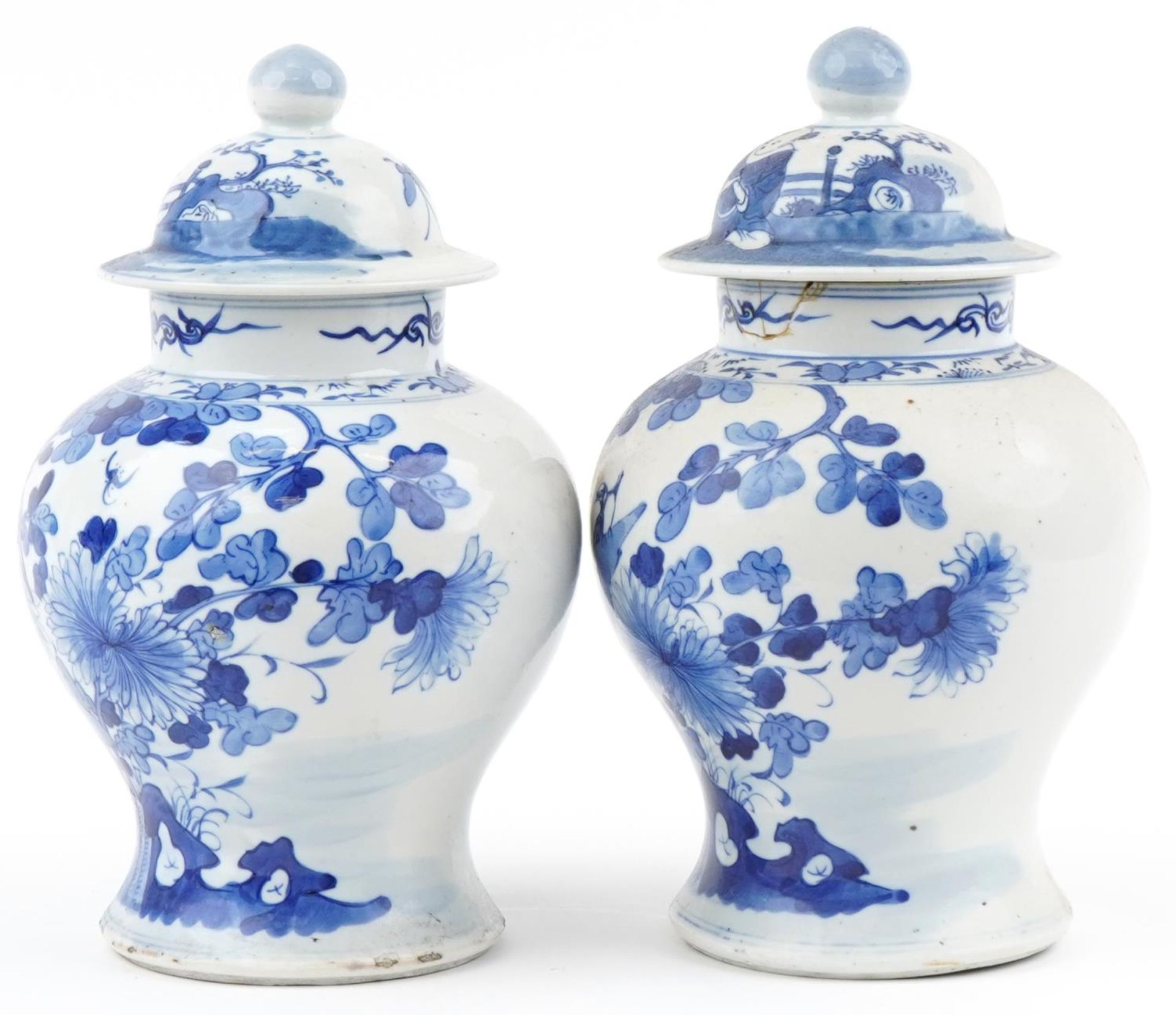 Pair of 18th century Chinese blue and white ginger jars hand painted with birds amongst flowers - Bild 2 aus 6