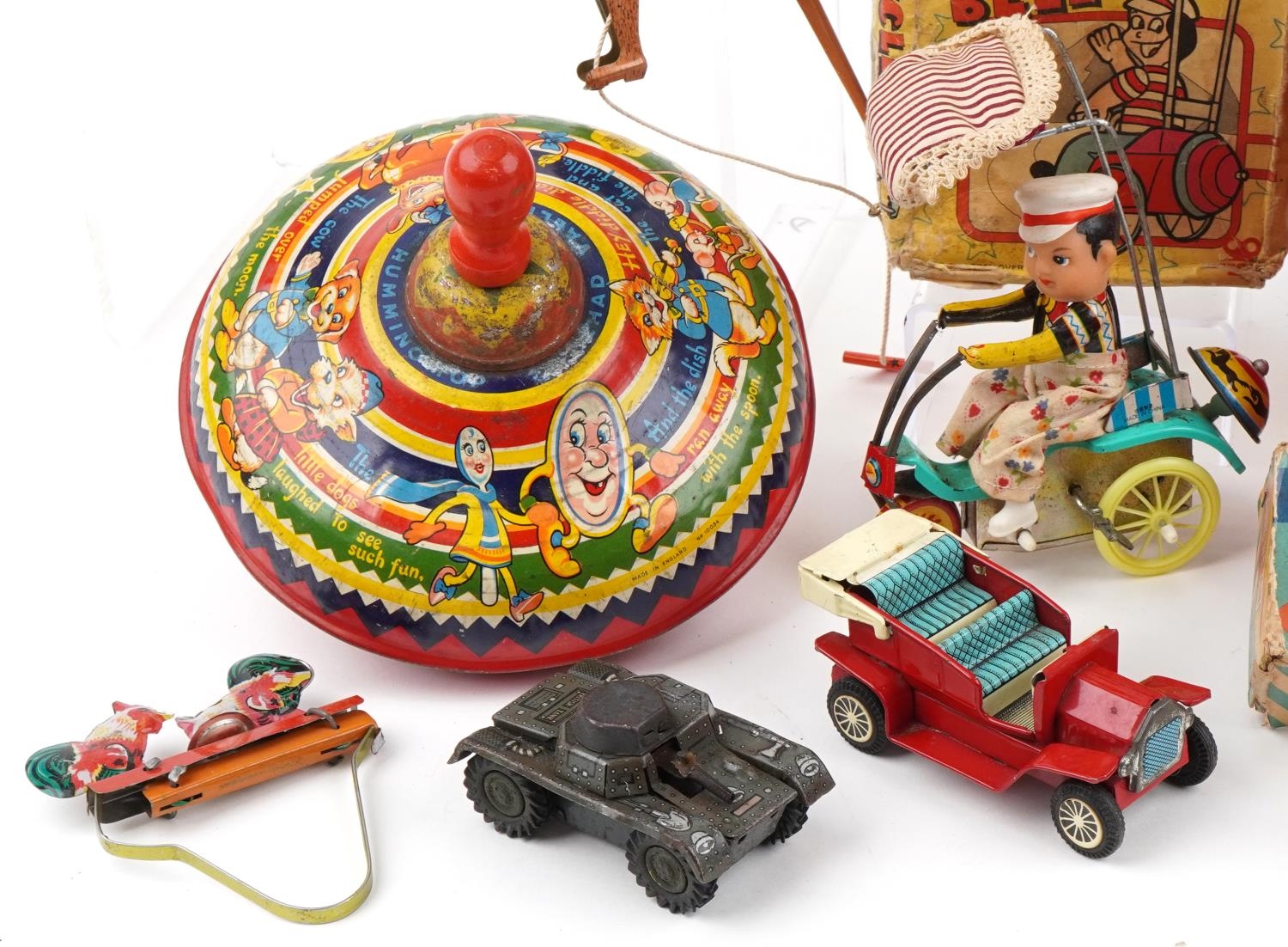 Vintage and later tinplate toys including Tri-ang Giro Cycle with box, Japanese friction driven - Bild 4 aus 5