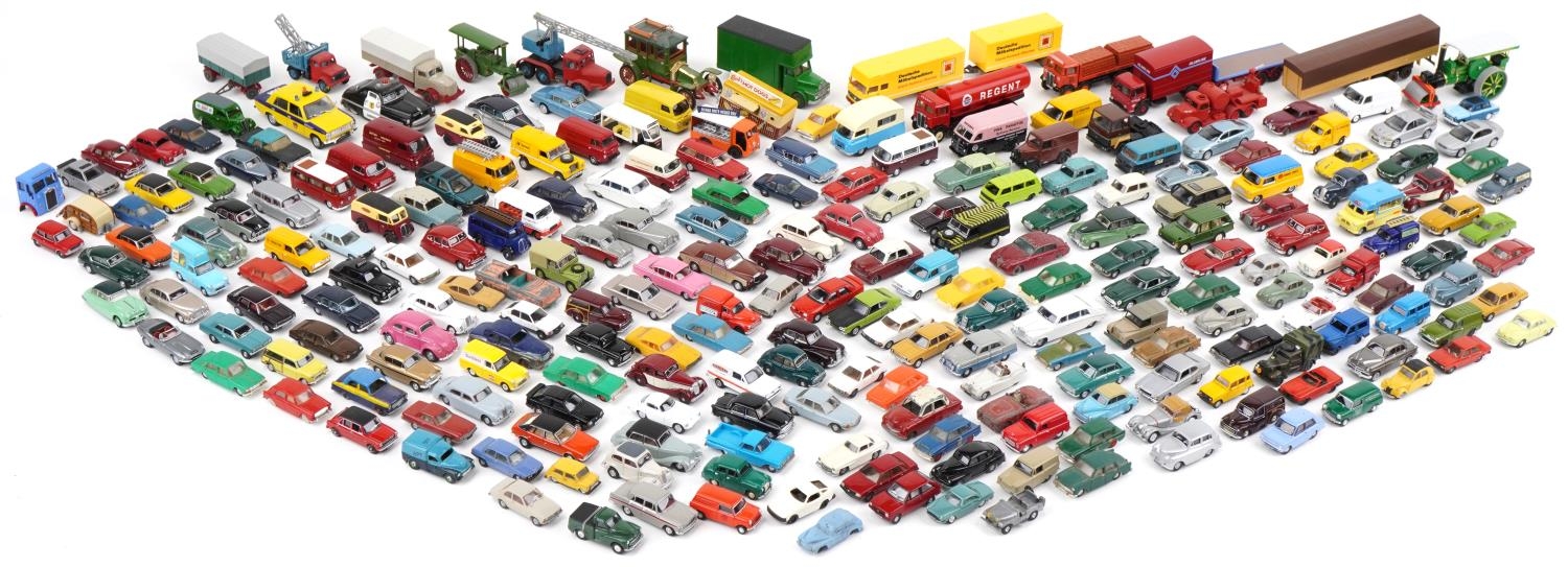 Vintage and later collector's vehicles, predominantly diecast, including Oxford and Lesney