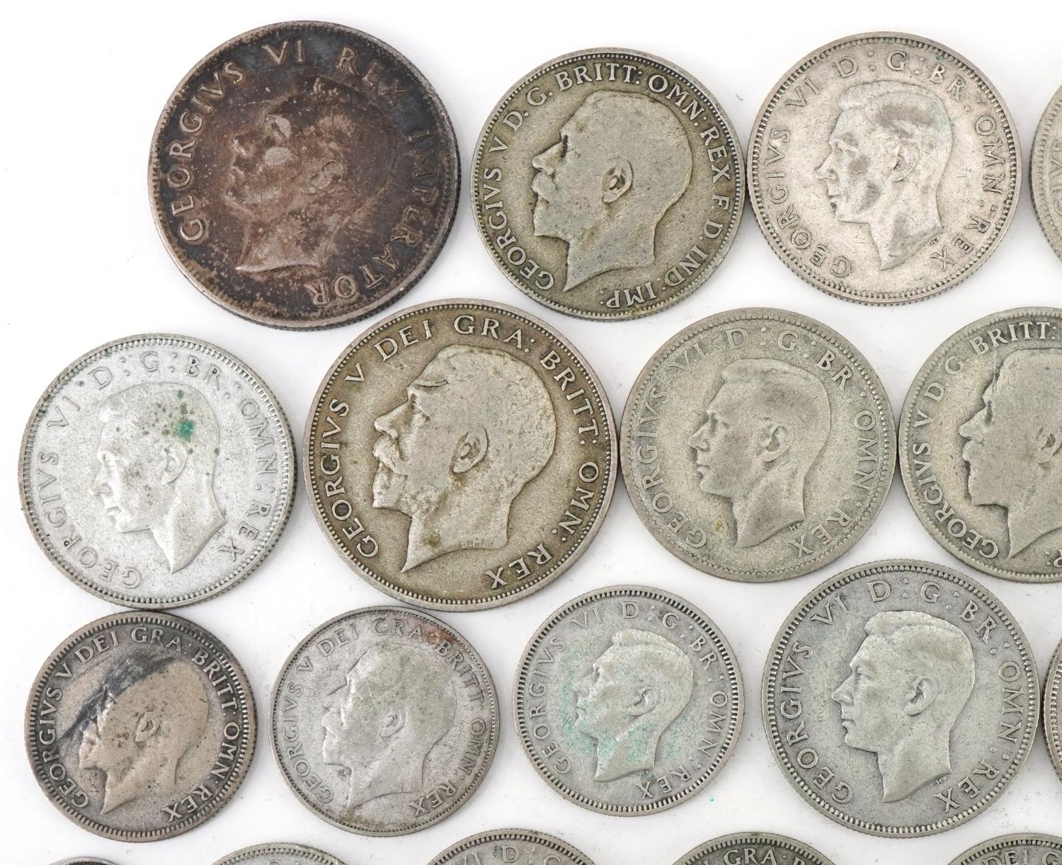 Assorted British coinage to include half crowns, florins and shillings - Image 7 of 10