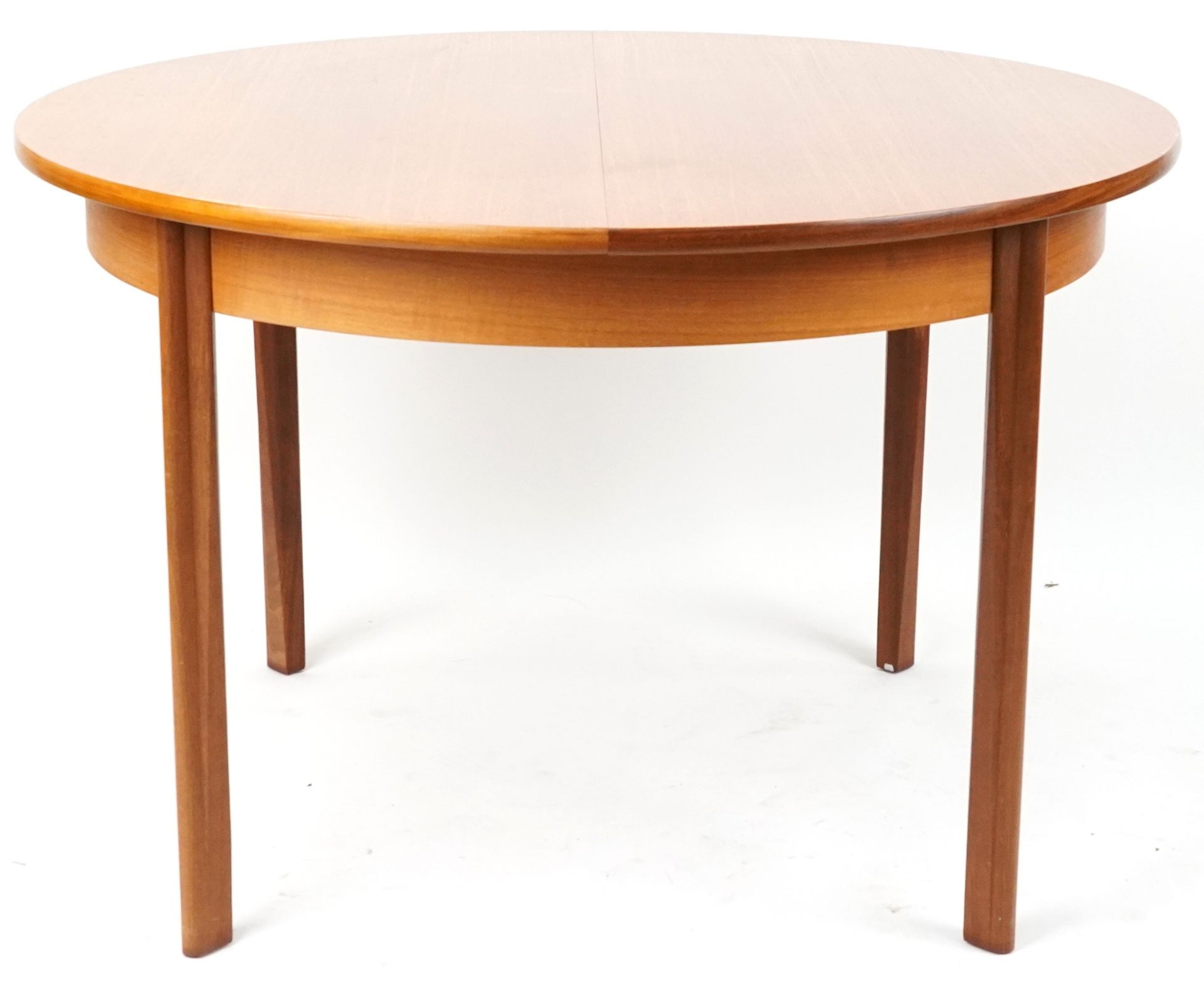 Mackintosh, mid century Scottish teak circular extending dining table with four chairs, the table - Bild 5 aus 8