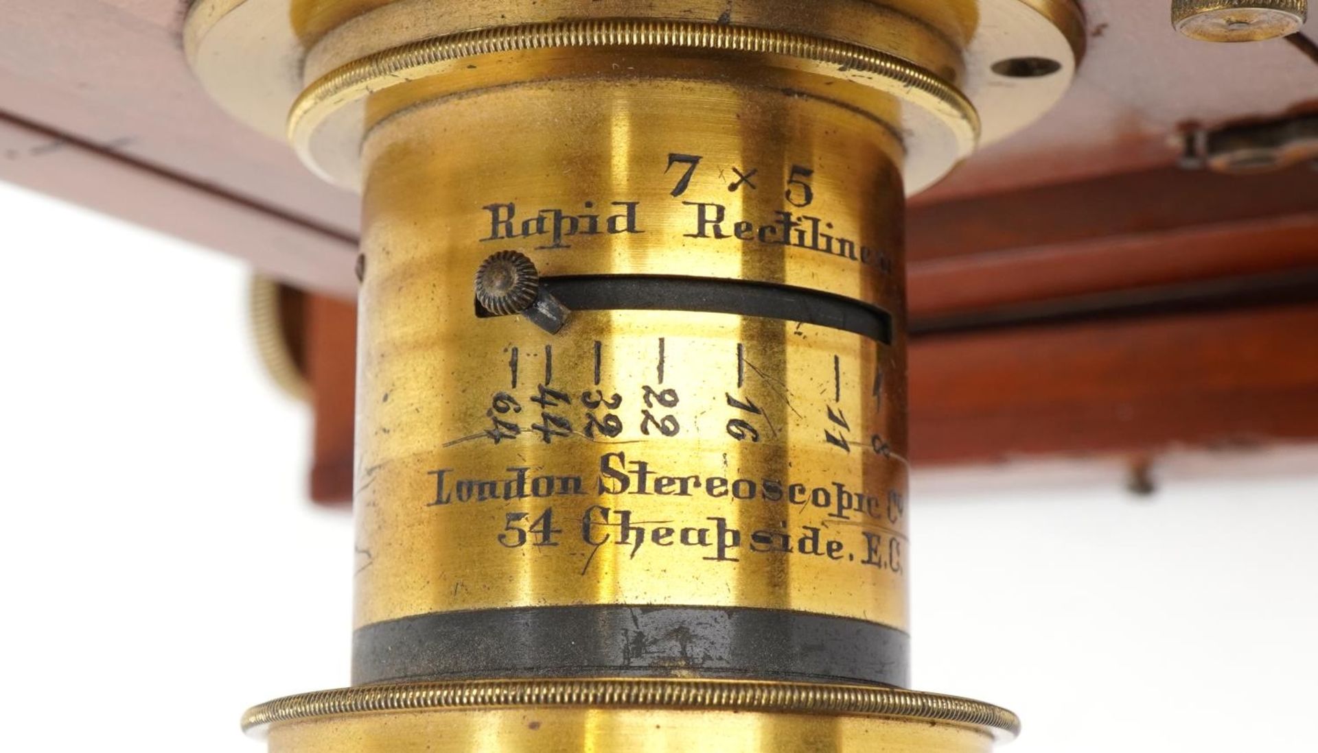 Victorian London Stereoscopic & Co mahogany plate camera with a 7 x 5 brass lens, 21cm x 20cm - Bild 4 aus 7