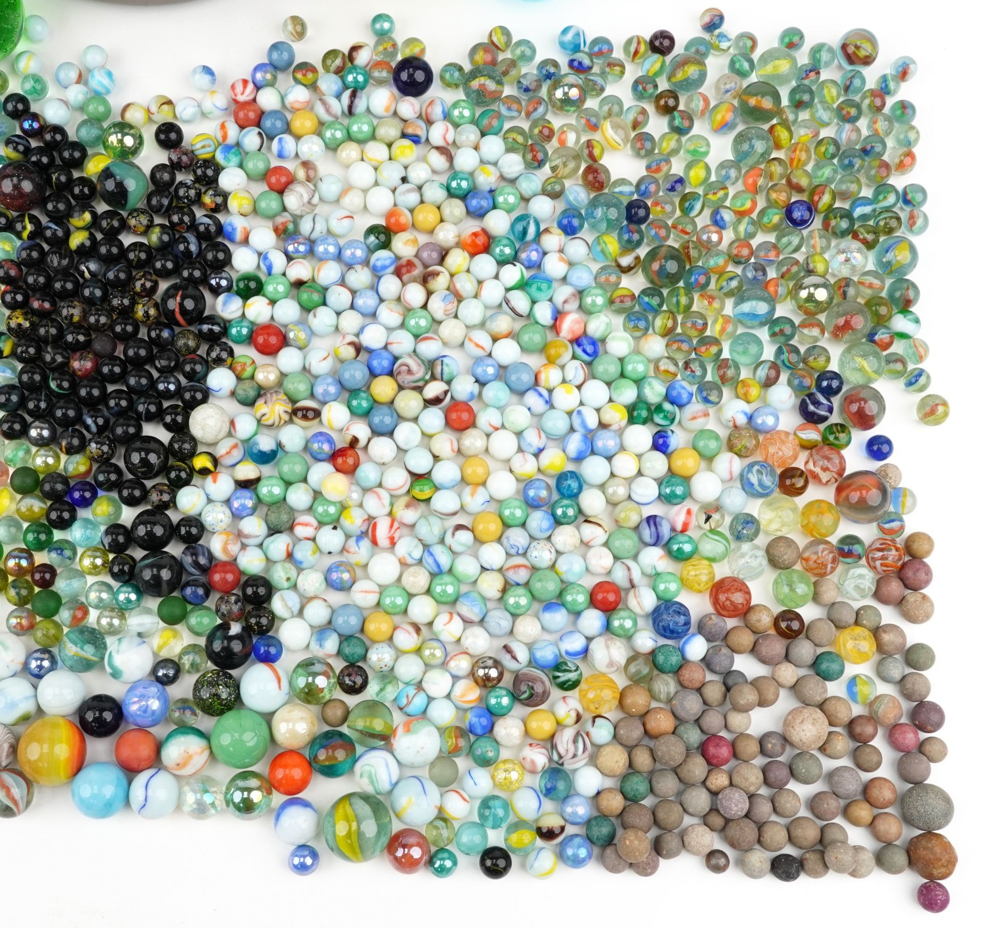 Extensive collection of predominantly antique and later glass marbles and three floats housed in a - Image 4 of 4