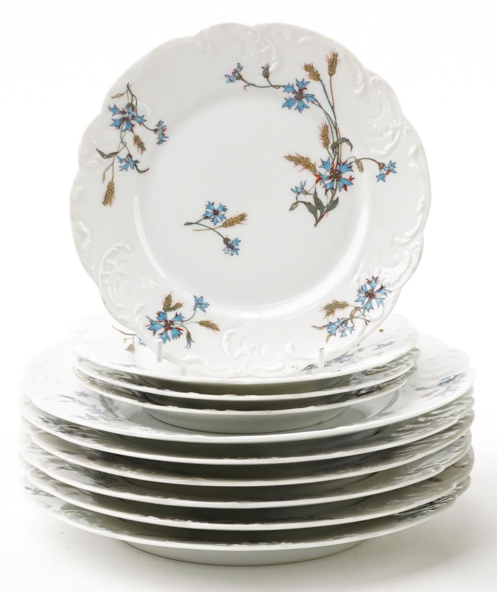 Limoges, French dinnerware including soup bowls and two oval meat platters, each decorated with - Bild 2 aus 4