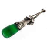 Sterling silver green agate brooch in the form of a stylised flower, 4.6cm high, 5.5g