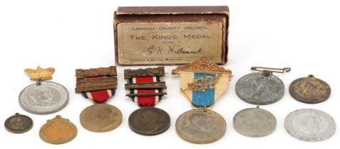 Commemorative medals including Edward VII, George VI, George V and Queen Mary and George III brass