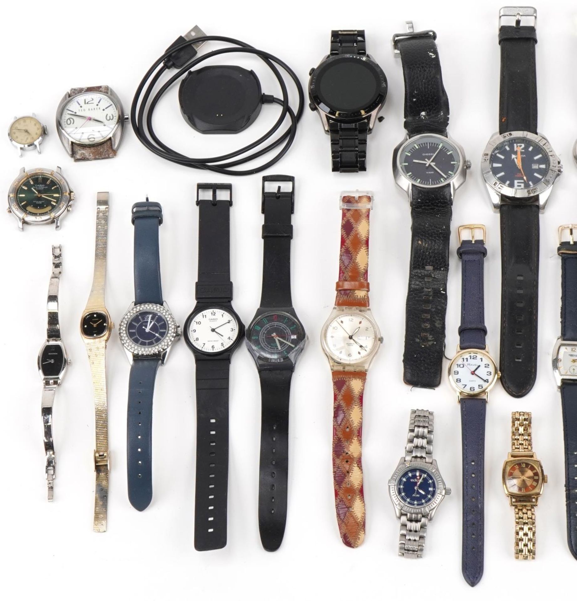 Vintage and later ladies and gentlemen's wristwatches including Smart sports watch, Swatch, Casio, - Bild 2 aus 3