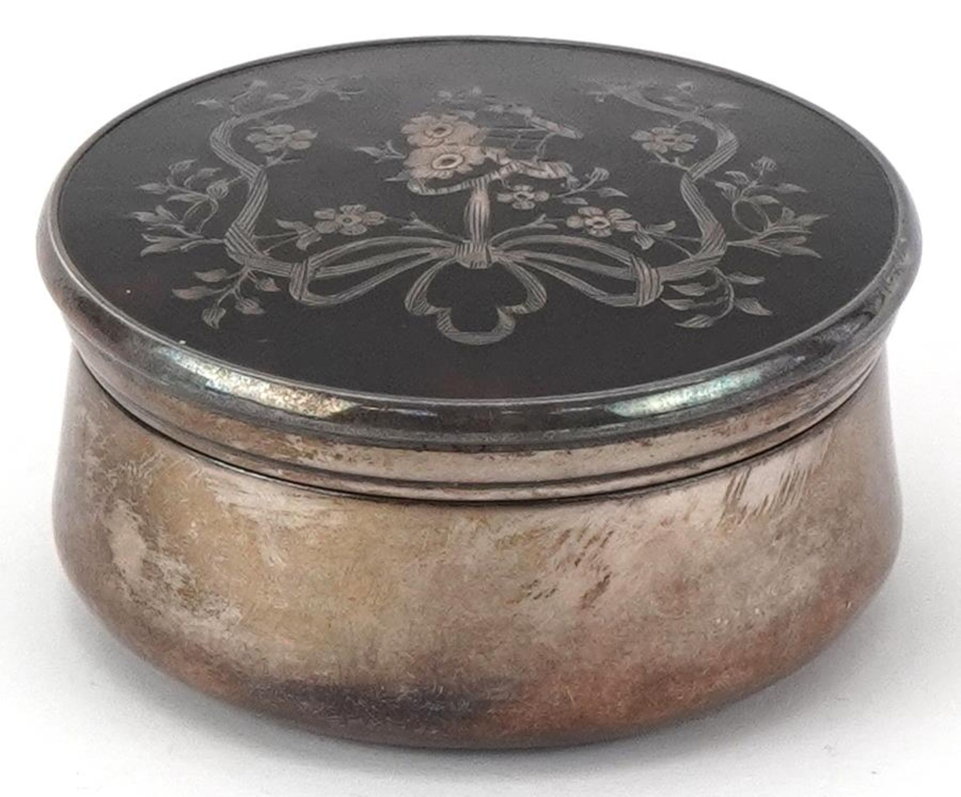 Levi & Salaman, silver and tortoiseshell pique work circular box and cover, indistinct Birmingham - Image 3 of 5