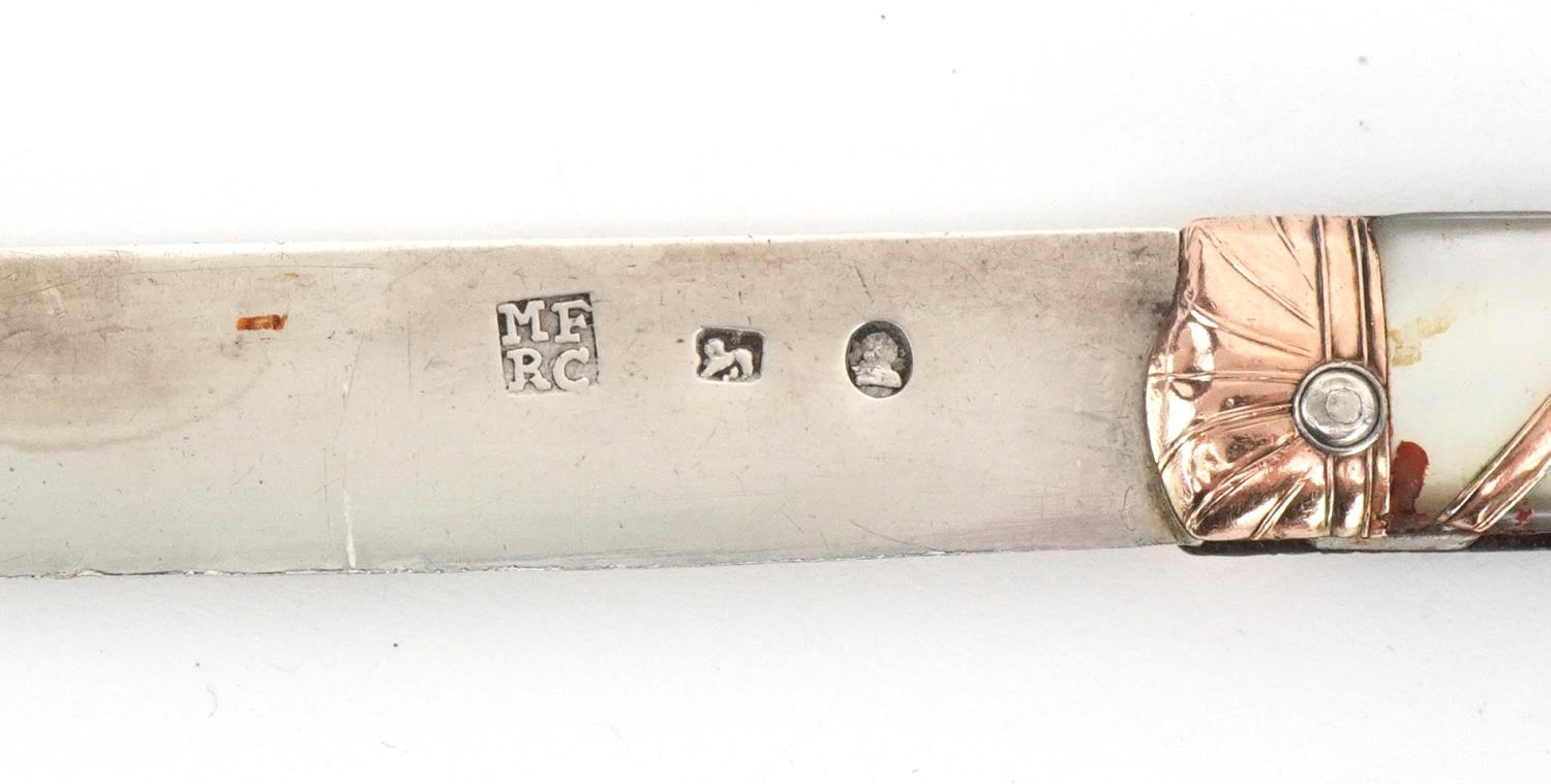 Georgian mother of pearl and unmarked gold flanked silver folding fruit knife, incomplete hallmarks, - Image 2 of 3