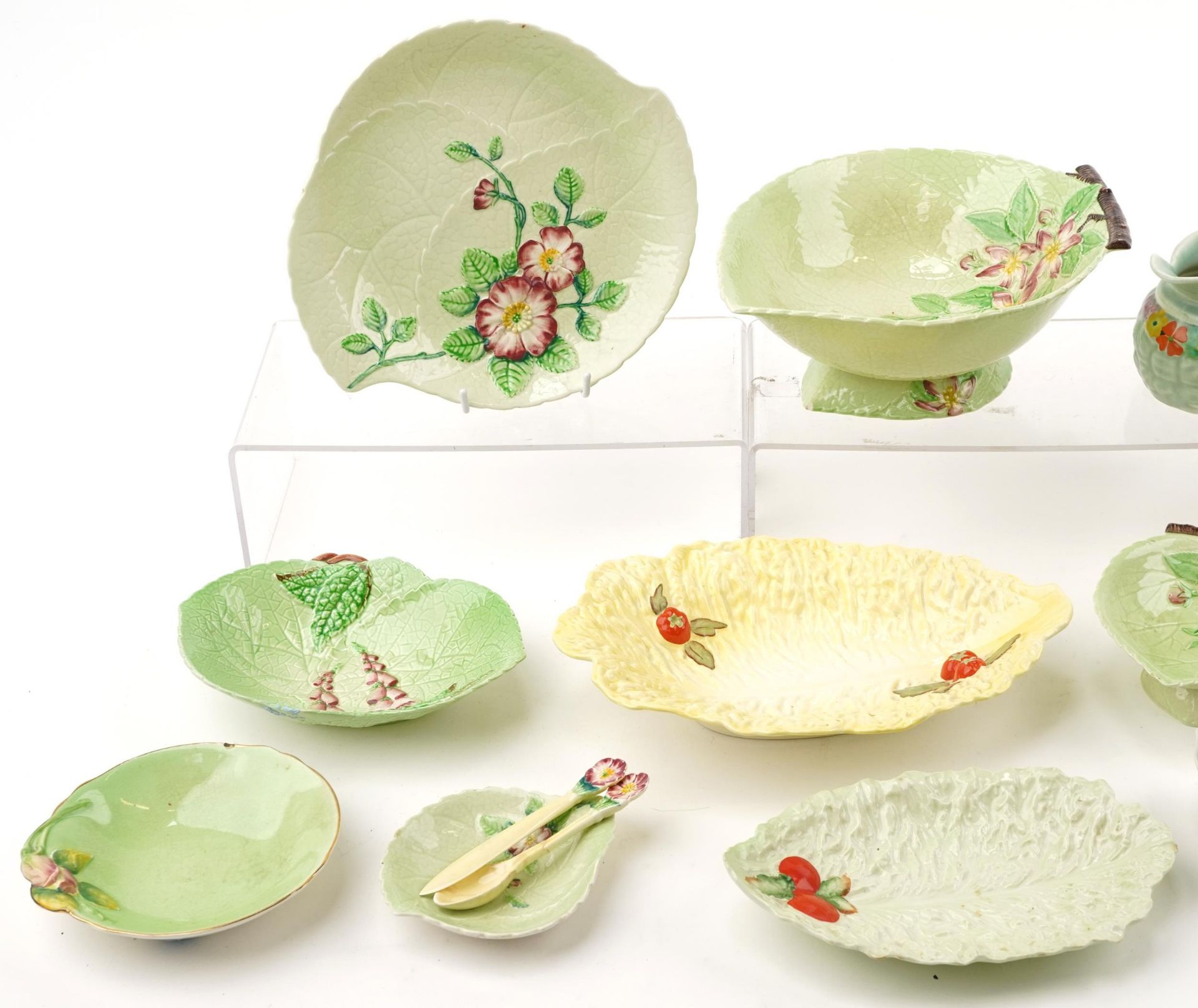 Carlton Ware collectable china including leaf dishes and jug hand painted with flowers, the - Bild 2 aus 4