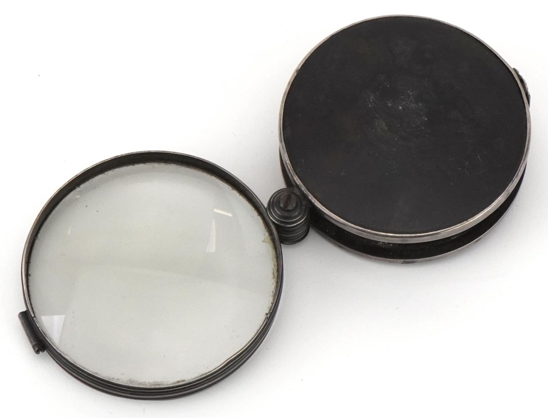 19th century unmarked silver and tortoiseshell folding magnifying glass, 6.5cm in diameter when - Image 2 of 3