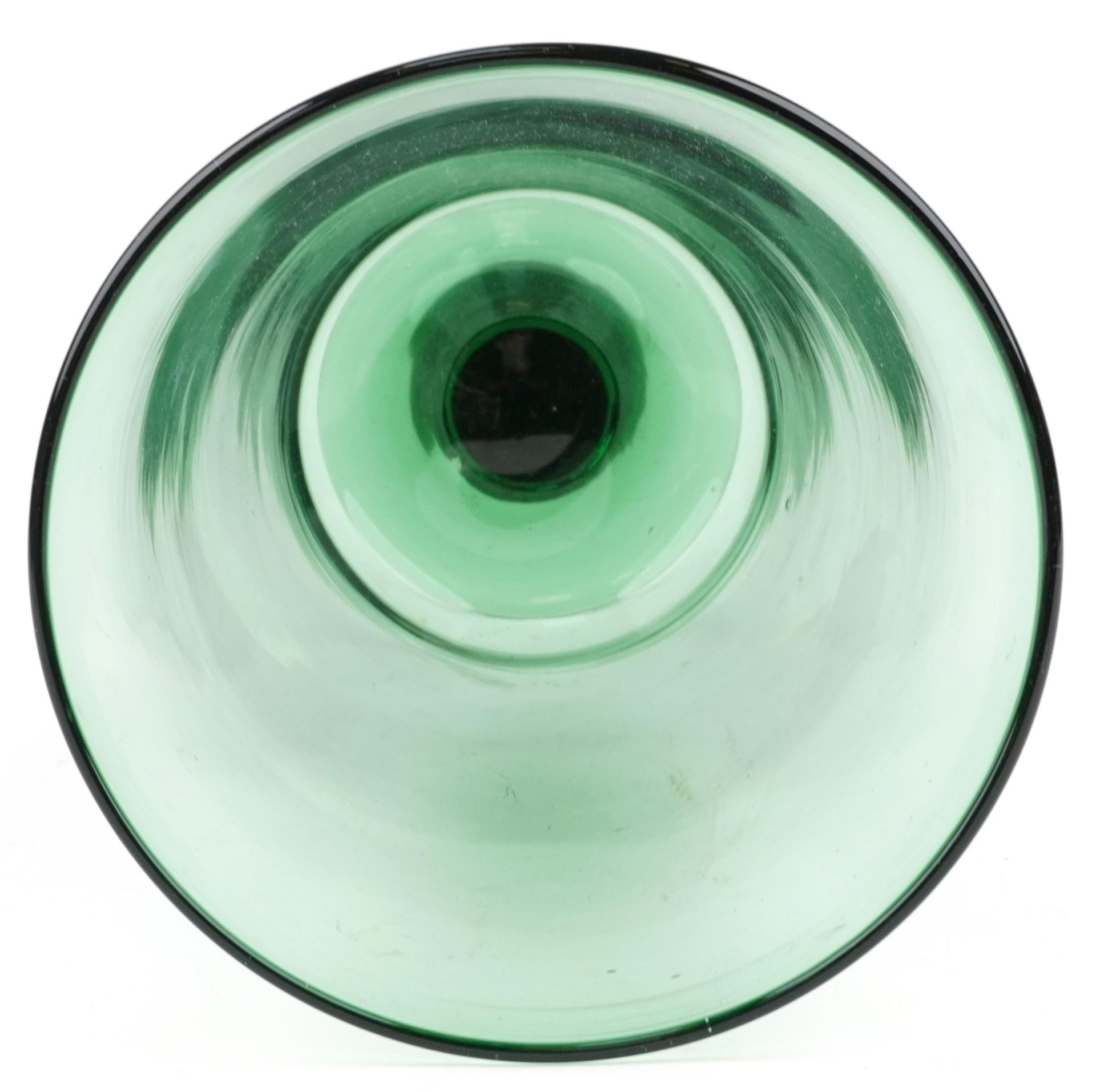 Large 20th Century hand blown green glass goblet shaped vase, 36cm high - Bild 3 aus 4
