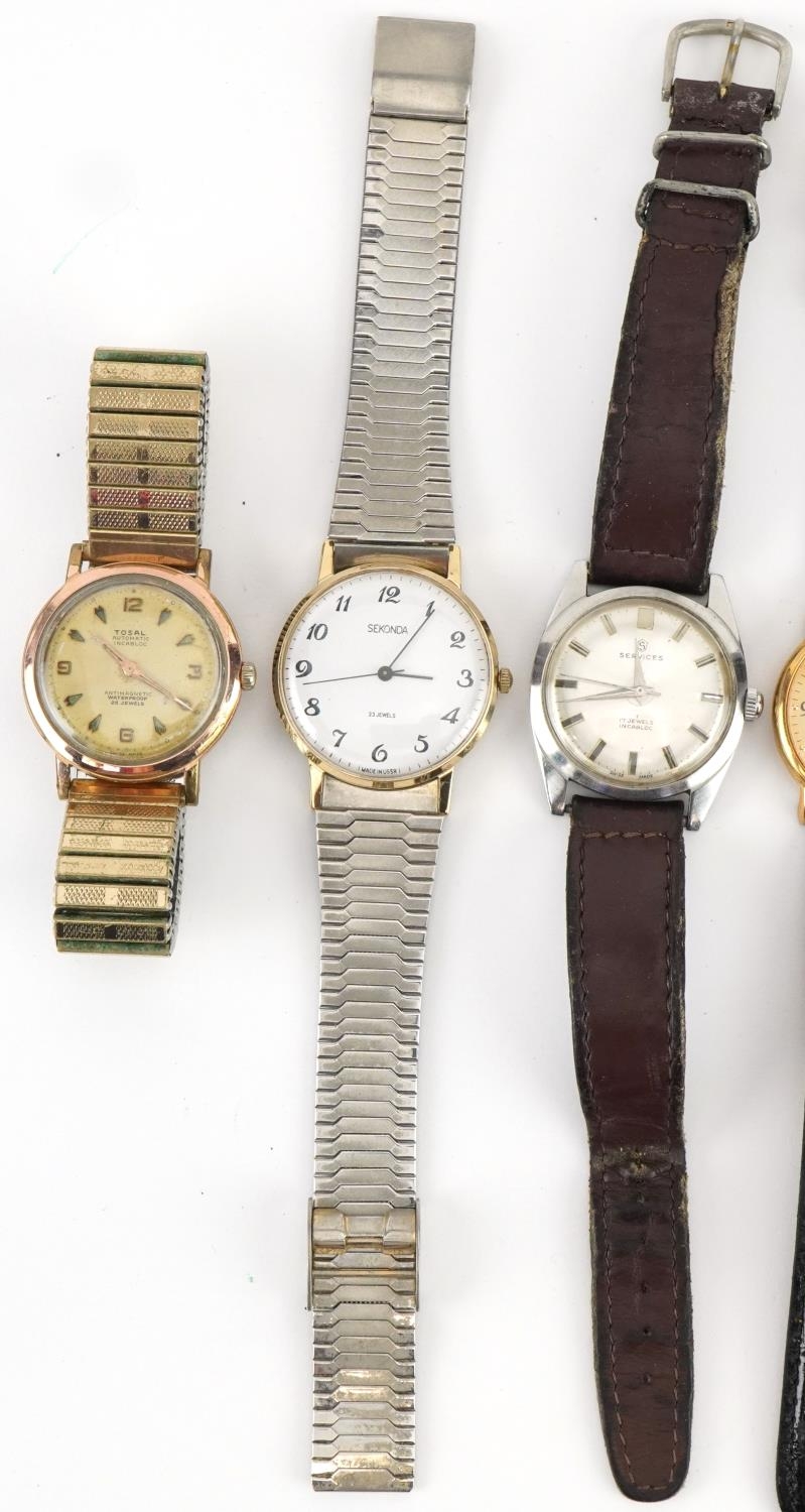 Seven vintage and later gentlemen's wristwatches including Services, Timex, Tosal and Sekonda, the - Image 3 of 4