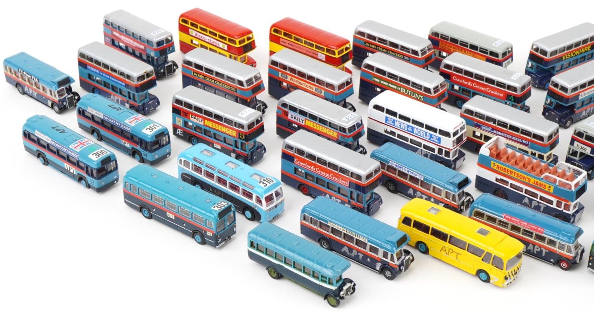 Large collection of diecast model buses, predominantly Corgi and Exclusive First Editions - Bild 2 aus 3