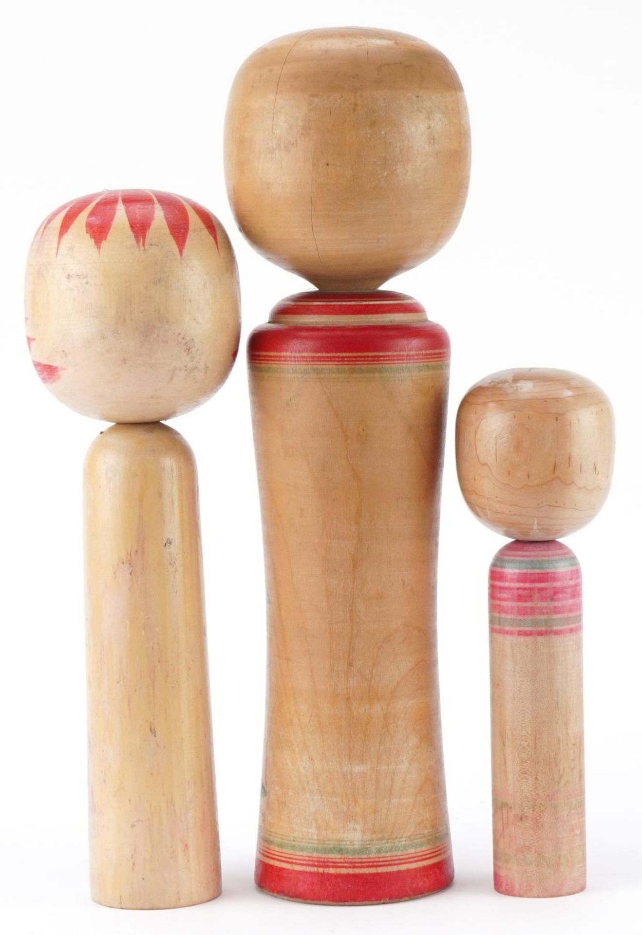 Three Japanese wooden and lacquered Kokeshi dolls, the largest 36cm high - Bild 3 aus 7