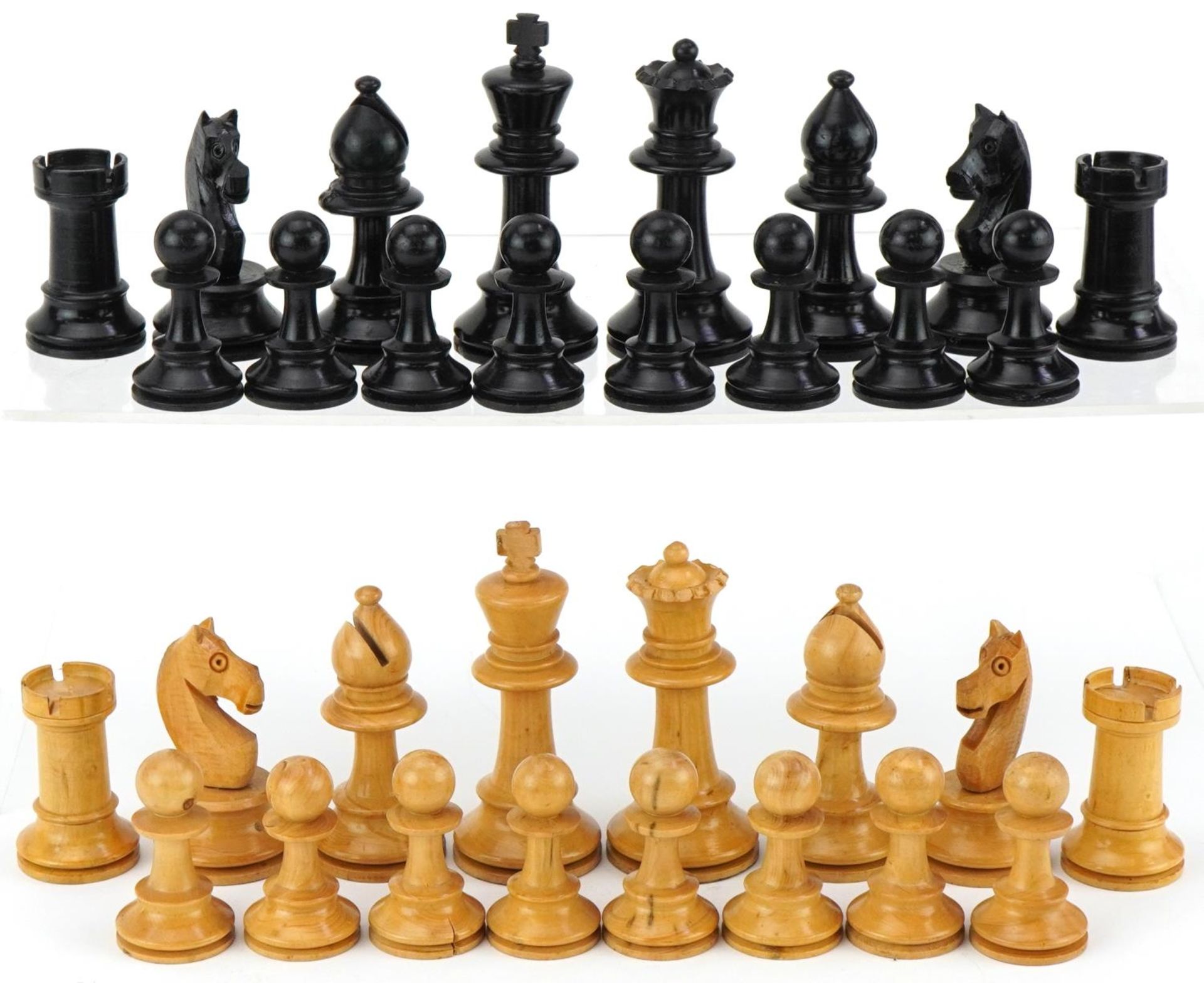 Boxwood and ebony Staunton pattern chess set housed in a pine case with slide lid, the largest - Image 2 of 7