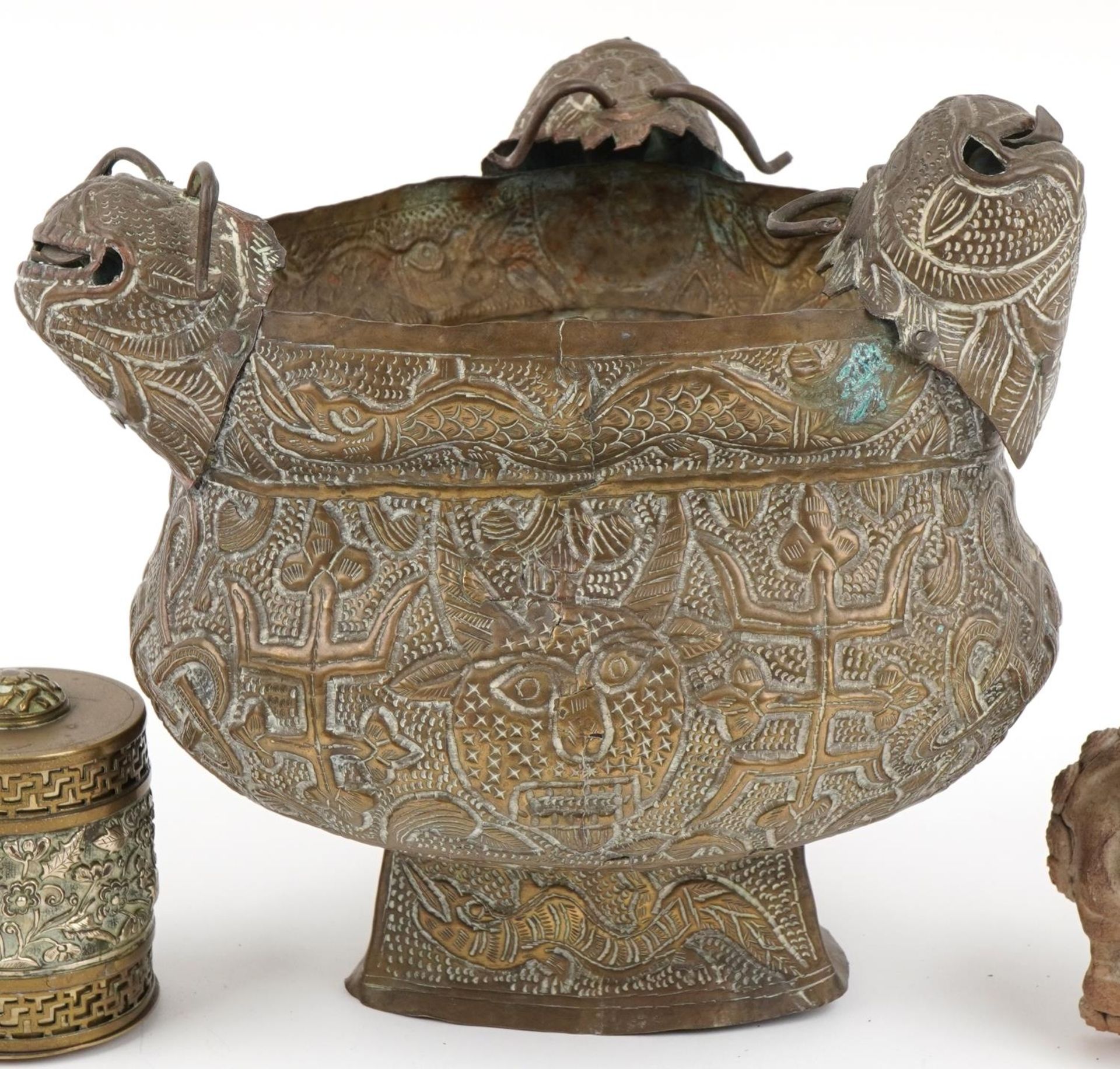 Chinese metalware and ceramics including a bronze planter with mythical heads, three cylindrical - Bild 3 aus 6