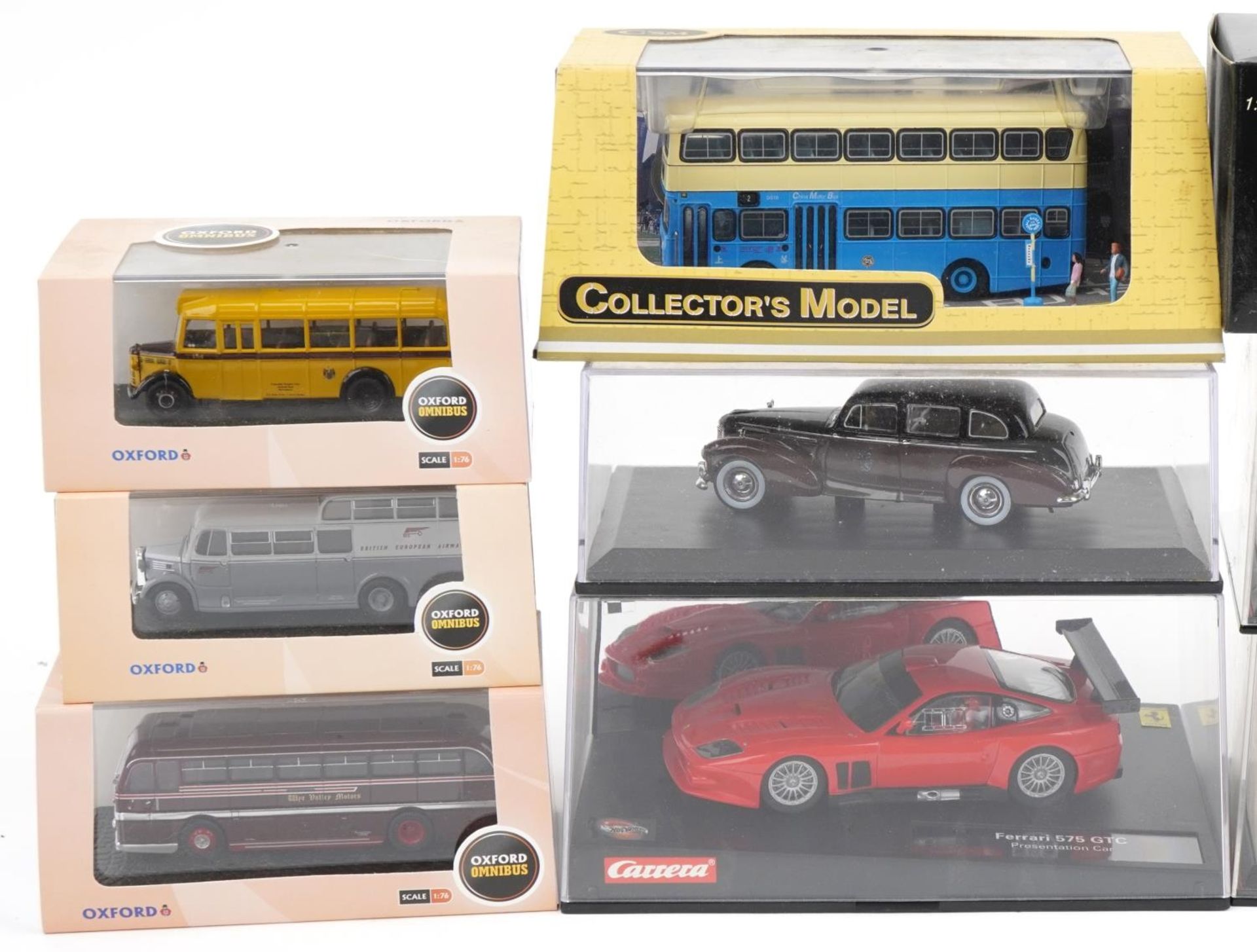 Collection of diecast vehicles with boxes including Oxford Omnibus, Hot Wheels and Revell - Image 2 of 3