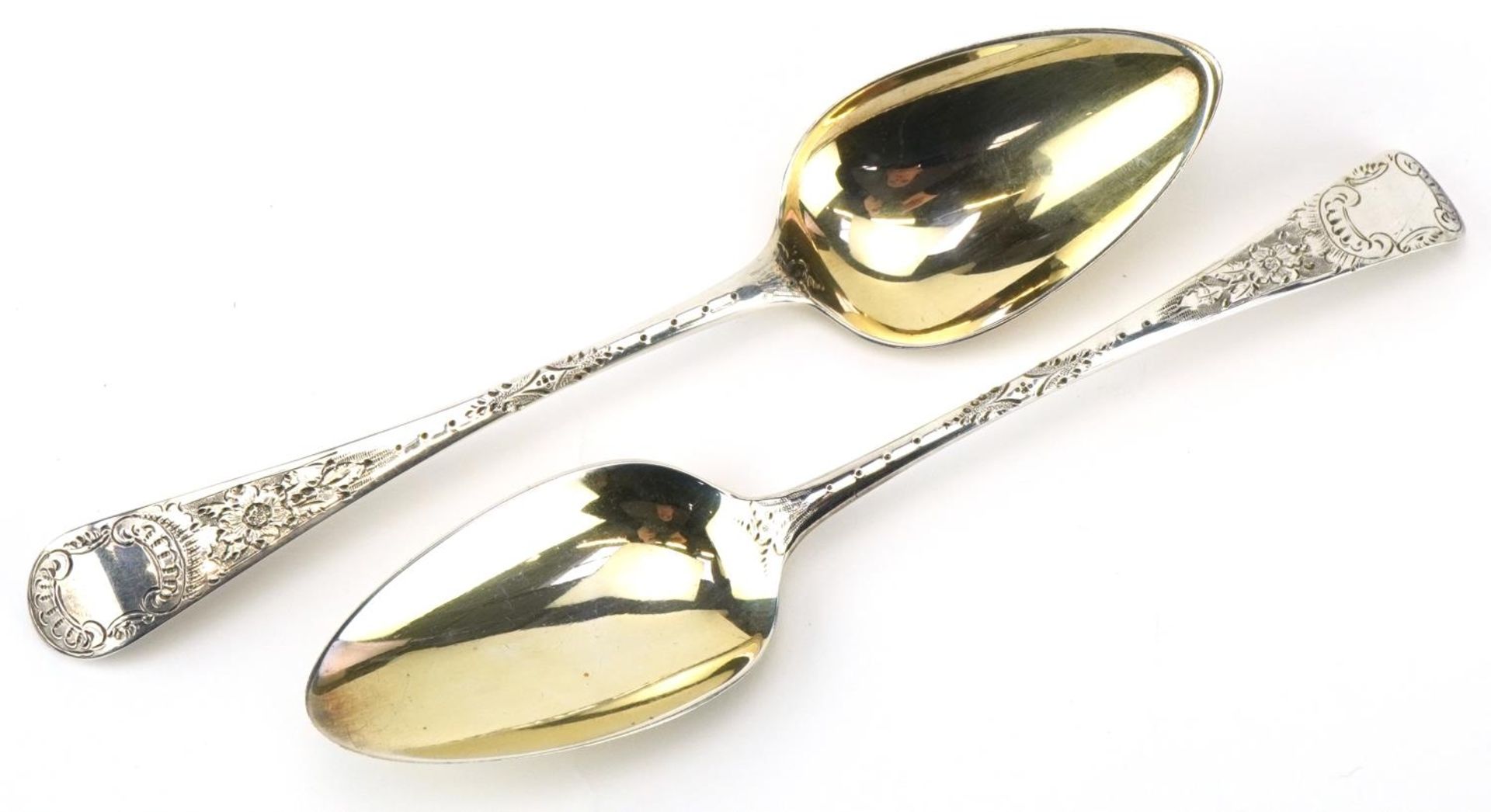 Matched set of six George III silver spoons housed in a Jays Oxford Street London jeweller's case, - Bild 3 aus 6