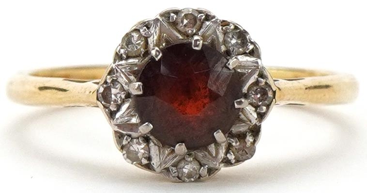 18ct gold garnet and diamond cluster ring, size M, 2.8g