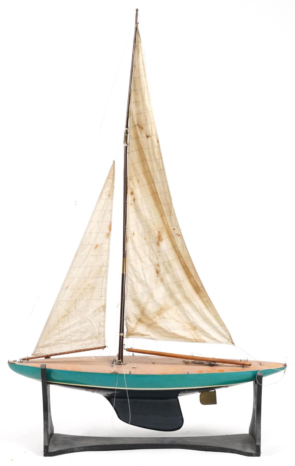 Large wooden model pond yacht, 143cm high - Image 3 of 3