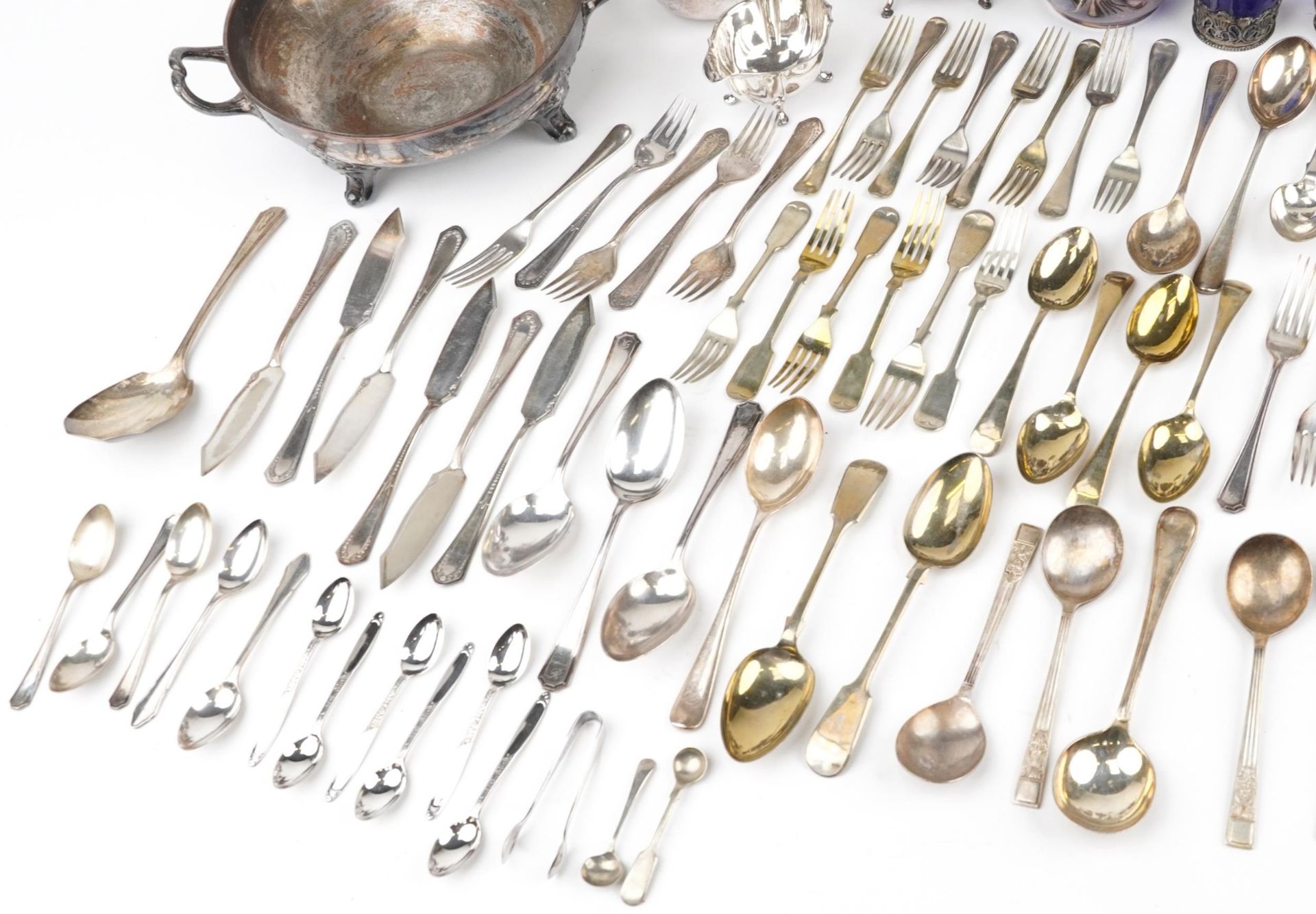 Victorian and later silver plated metalware including Elkington & Co vase, various flatware and - Bild 4 aus 5