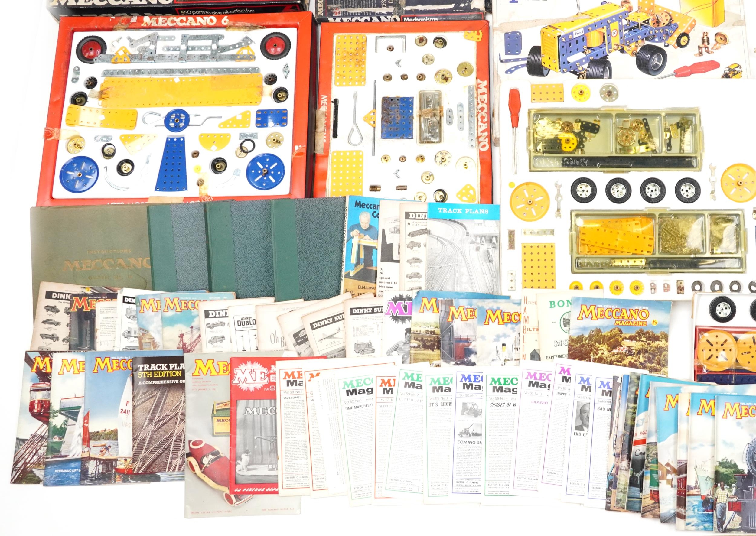 Extensive collection of Meccano tinplate construction toys including set numbers 07503 and 07504 - Bild 7 aus 10