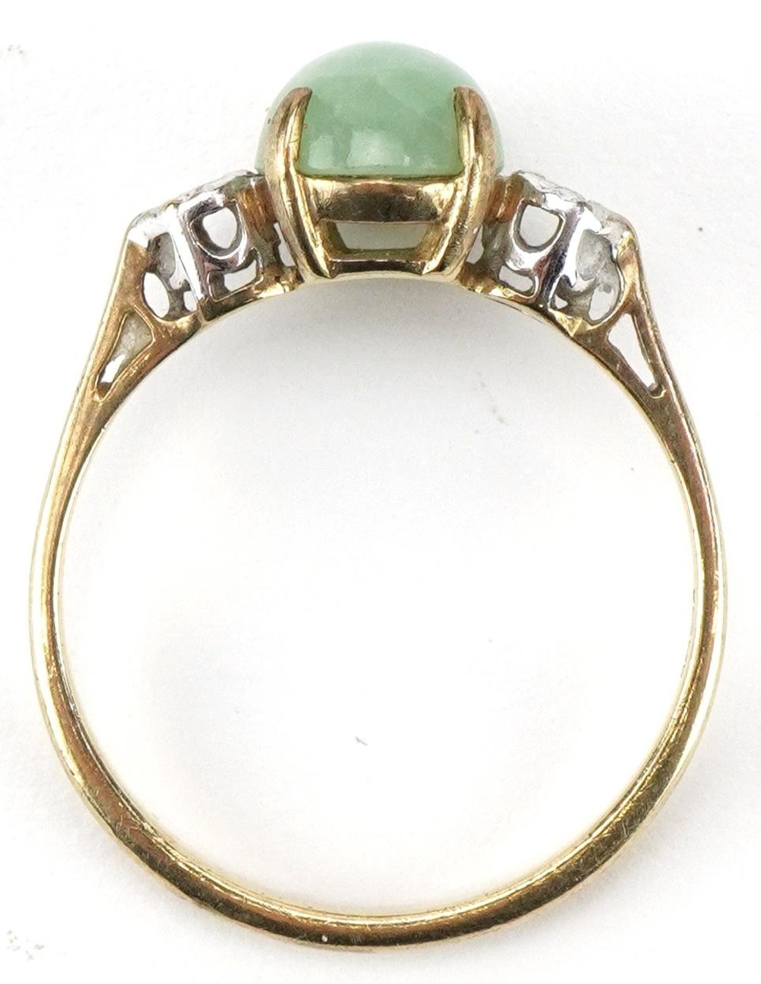 9ct gold cabochon green stone and diamond three stone ring, size P, 2.1g - Bild 3 aus 5