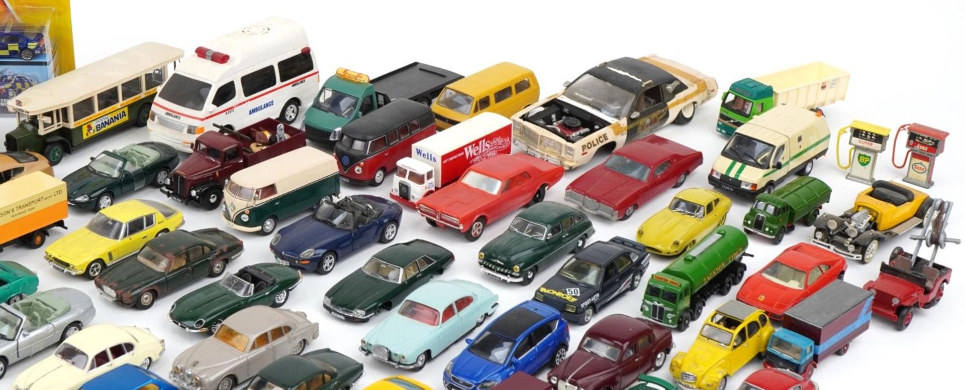 Large collection of vintage and later collector's vehicles, predominantly diecast, including - Bild 3 aus 5